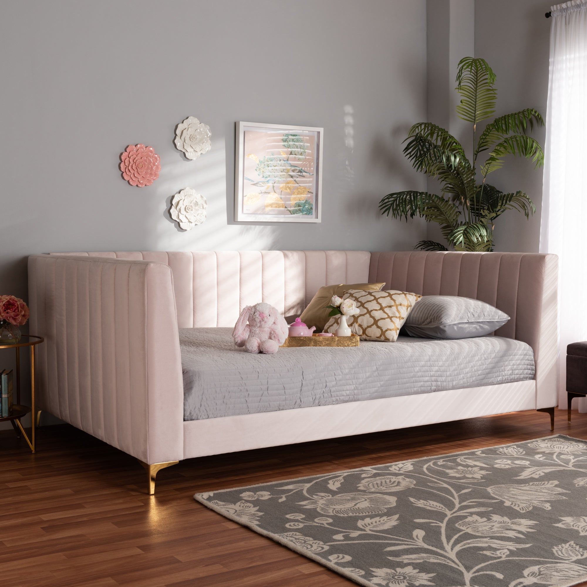 Baxton Studio Oksana Modern Contemporary Glam and Luxe Light Pink Velvet Fabric Upholstered and Gold Finished Full Size Daybed