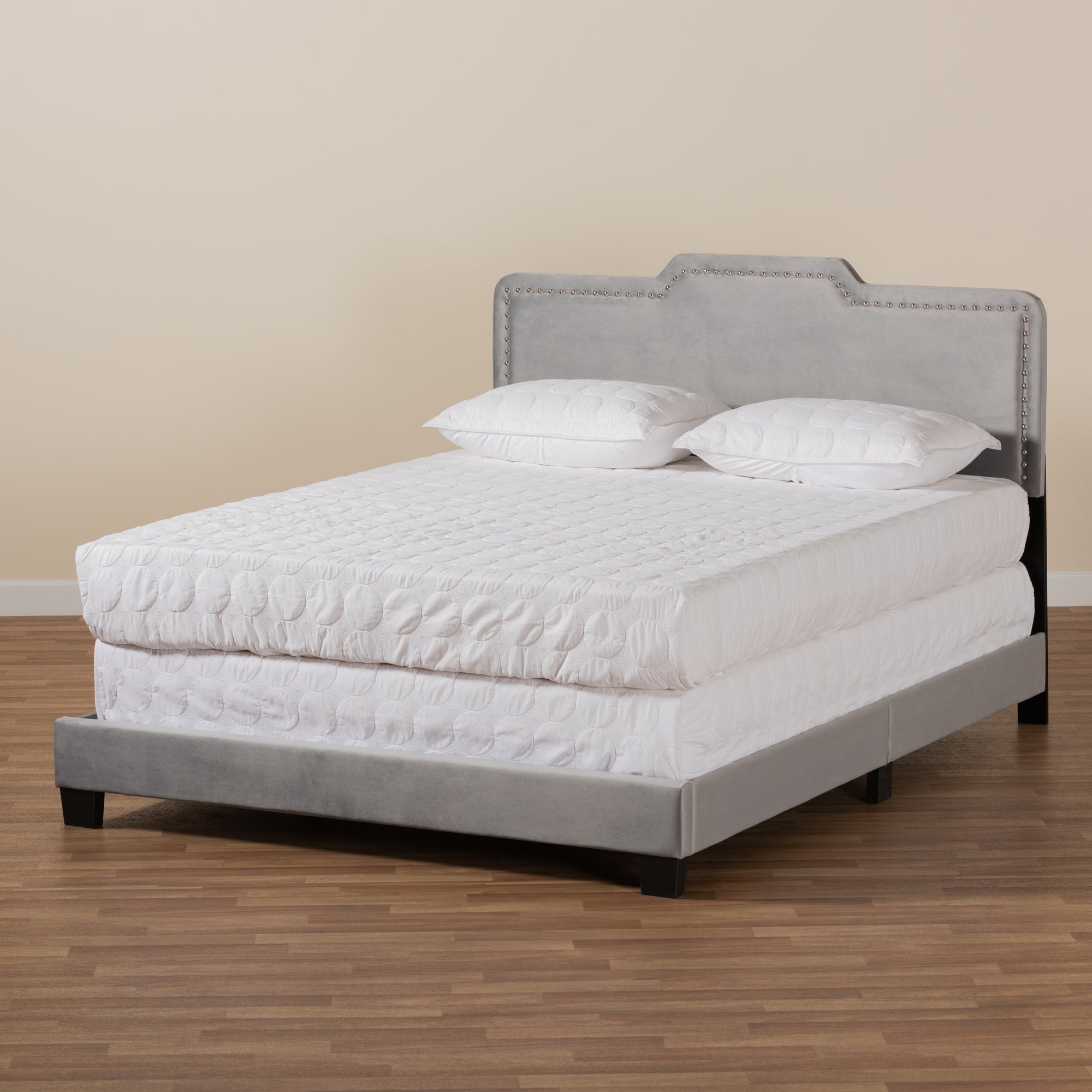 Baxton Studio Benjen Modern and Contemporary Glam Grey Velvet Fabric Upholstered Queen Size Panel Bed