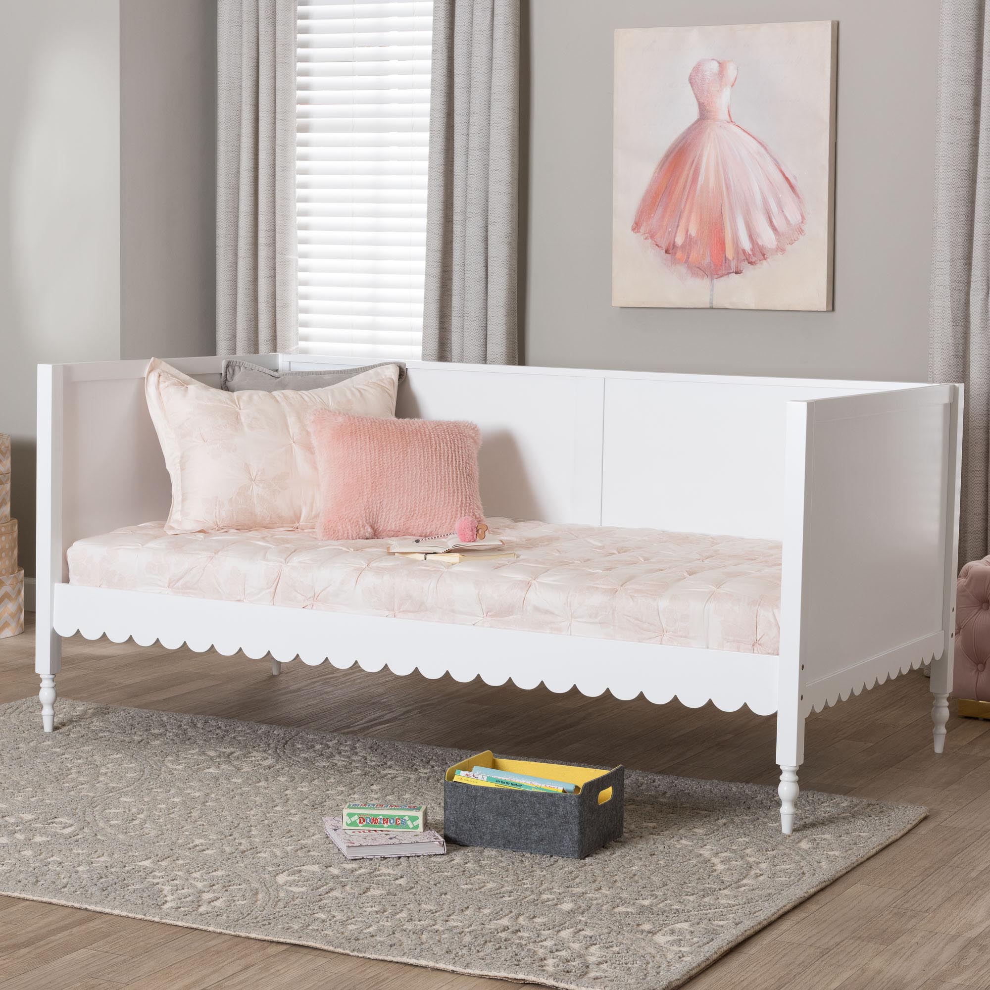 Baxton Studio Roni Modern White Wood Twin Daybed with Scalloped Edges