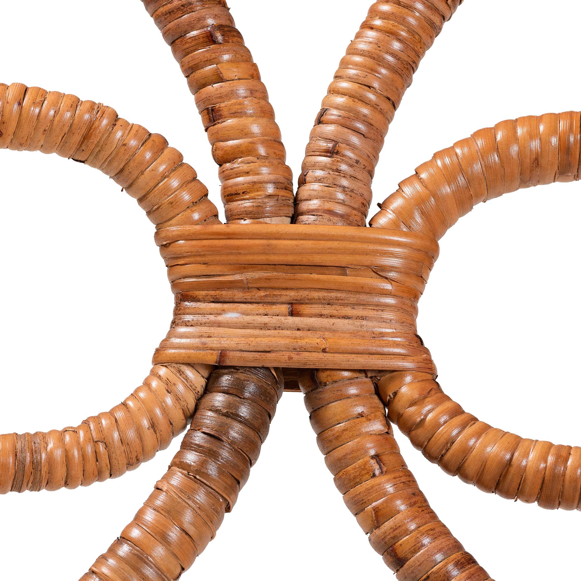 bali & pari Trevor 5-Piece Rattan Dining Set - Round Wicker Table with Scallop Edge and 4 Armchairs, Handwoven Boho Coastal Style for Dining, Kitchen or Sun Room, Light Honey