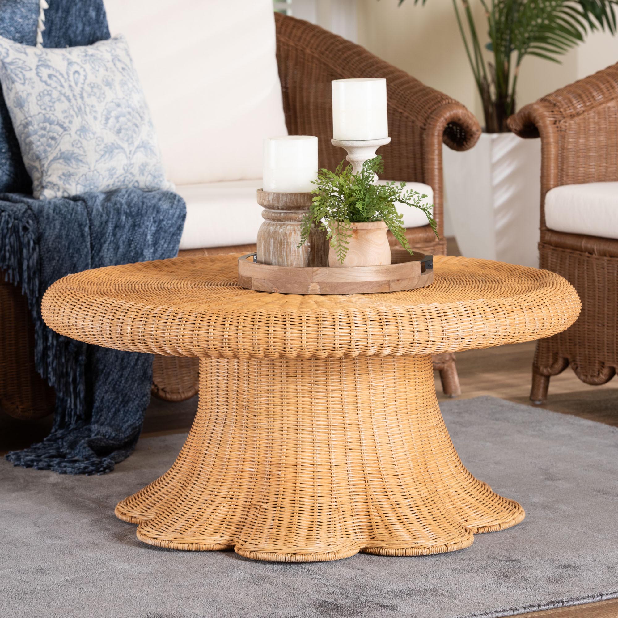 bali & pari Avalon Natural Rattan Round Coffee Table with Scalloped Pedestal Base - Coastal Boho Wicker Accent Table for Living Room or Sunroom