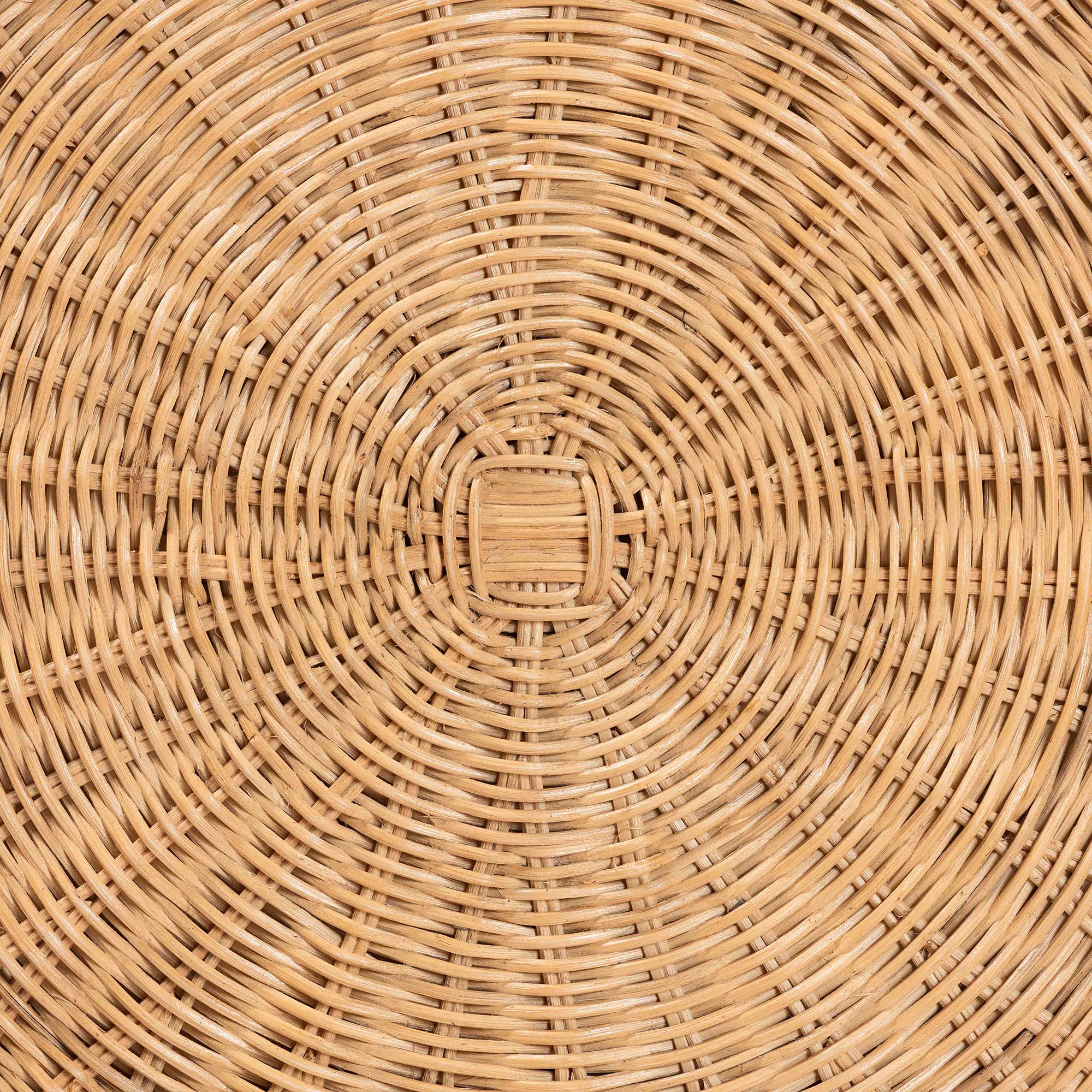 bali & pari Avalon Scallop Natural Rattan Pedestal Side Table - Round Handwoven Wicker Accent Table with Skirted Base, Boho Coastal Style Furniture for Living Room, Hallway or Sunroom