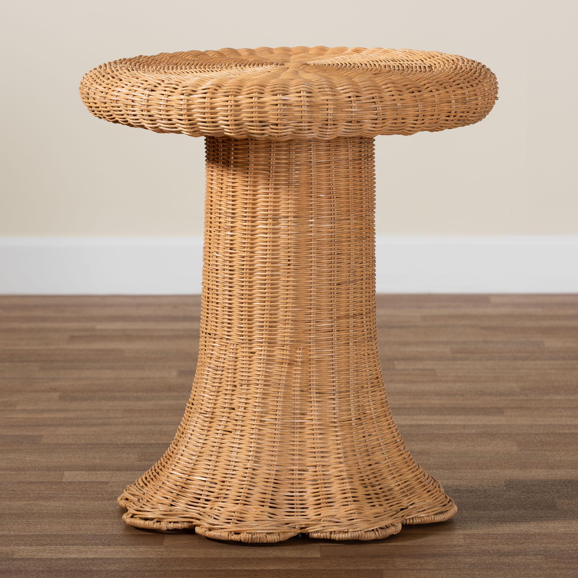bali & pari Avalon Scallop Natural Rattan Pedestal Side Table - Round Handwoven Wicker Accent Table with Skirted Base, Boho Coastal Style Furniture for Living Room, Hallway or Sunroom