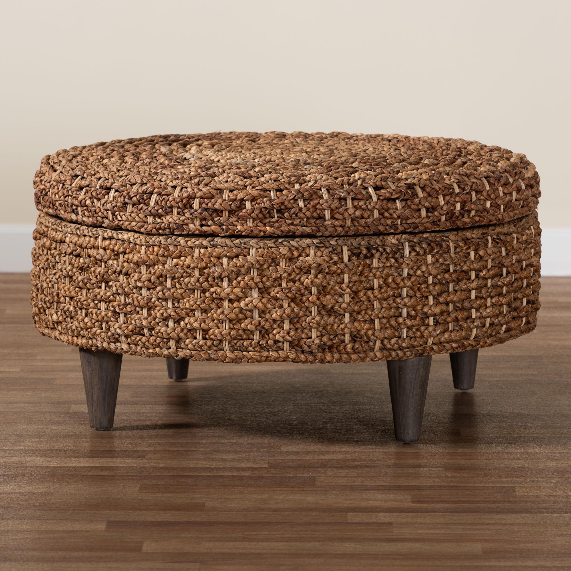 bali & pari Bailey Handwoven Seagrass Storage Ottoman with Lift -Top Lid - Rustic Wicker Trunk or Footrest with Inner Compartment for Living Room or Entryway, Round