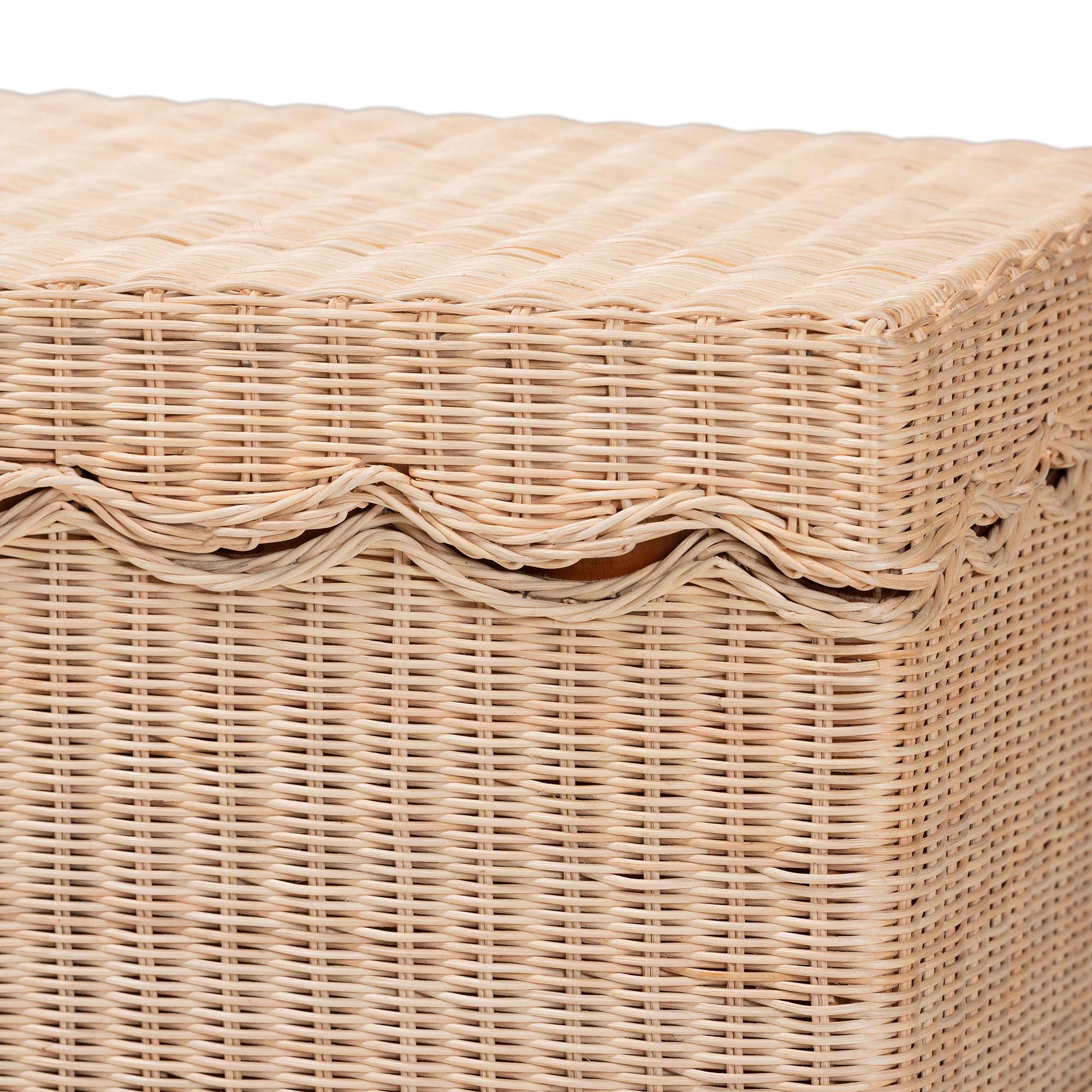 bali & pari Damita Scallop Natural Rattan Chest with Lift -top Lid - Coastal Boho Style Storage Bench for Bedroom, Entryway, or Living Room Organization