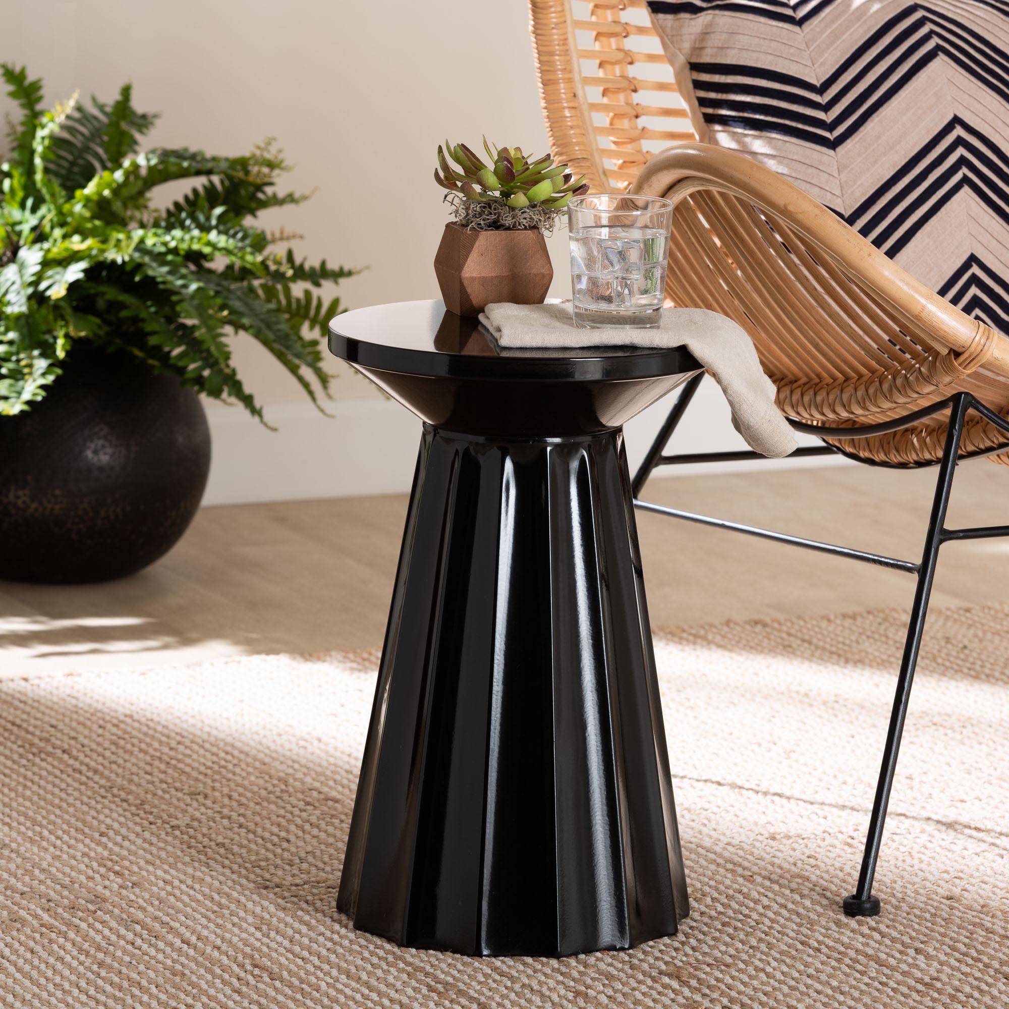 Baxton Studio Ulmer Metal Scalloped Side Table - Modern Round Accent Table for Indoor or Semi-Outdoor Use, Black