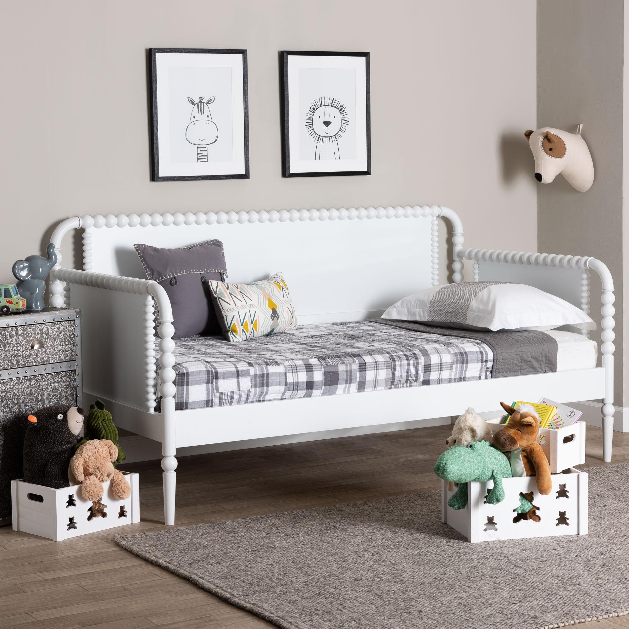 Baxton Studio Lucera Bobbin Daybed - Wooden Bed Frame with Turned Spindle Detailing, Classic Style Sofa Bed for Bedroom or Guest Room, Twin, White