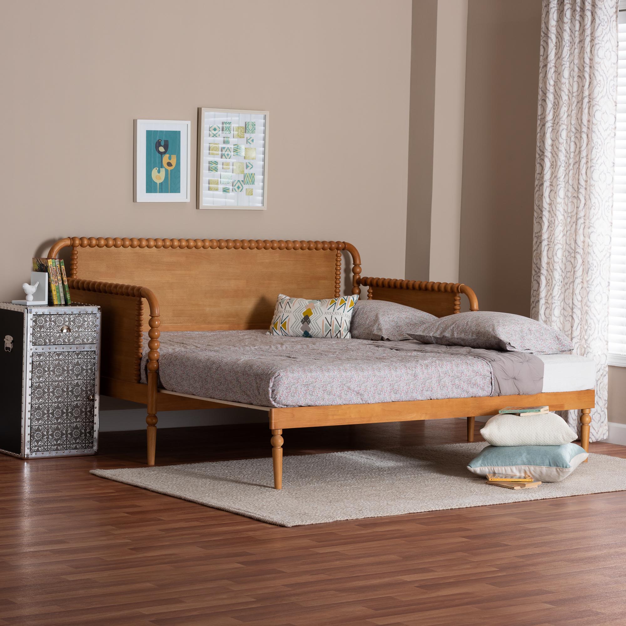 Baxton Studio Lucera Bobbin Twin-To-King Expandable Daybed - Wood Bed Frame with Turned Spindle Detailing, Classic Style Sofa Bed for Bedroom or Guest Room, Oak Brown