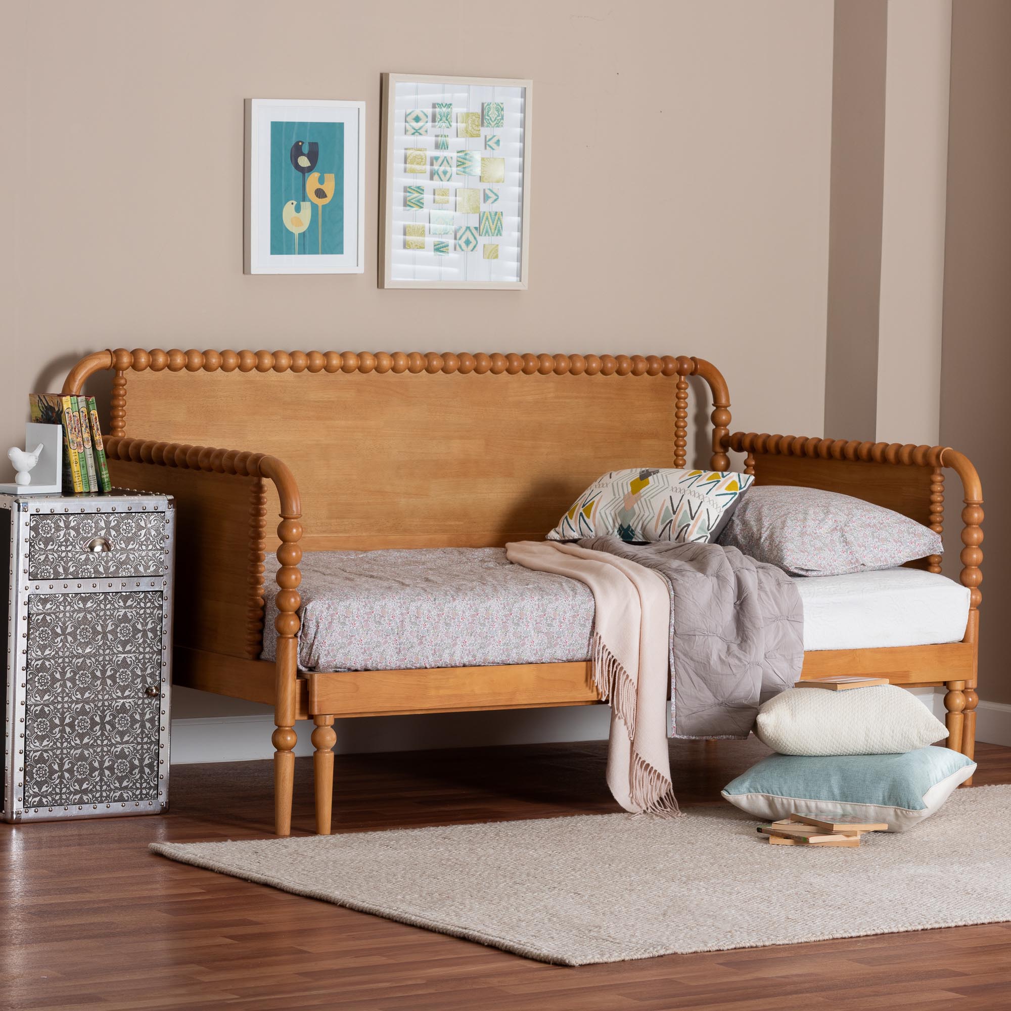 Baxton Studio Lucera Bobbin Twin-To-King Expandable Daybed - Wood Bed Frame with Turned Spindle Detailing, Classic Style Sofa Bed for Bedroom or Guest Room, Oak Brown