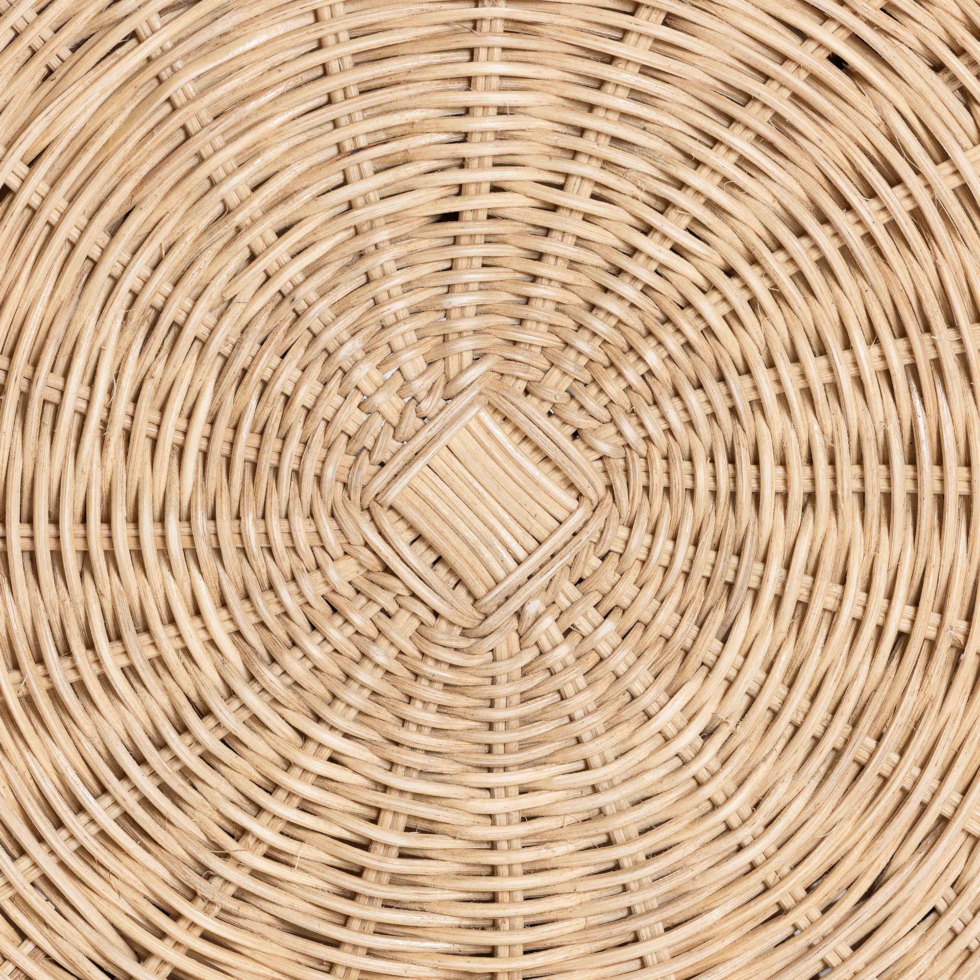 bali & pari Natala Rattan End Table - Handwoven Wicker Tulip Accent Table, Scalloped Edge Side Table for Living Room