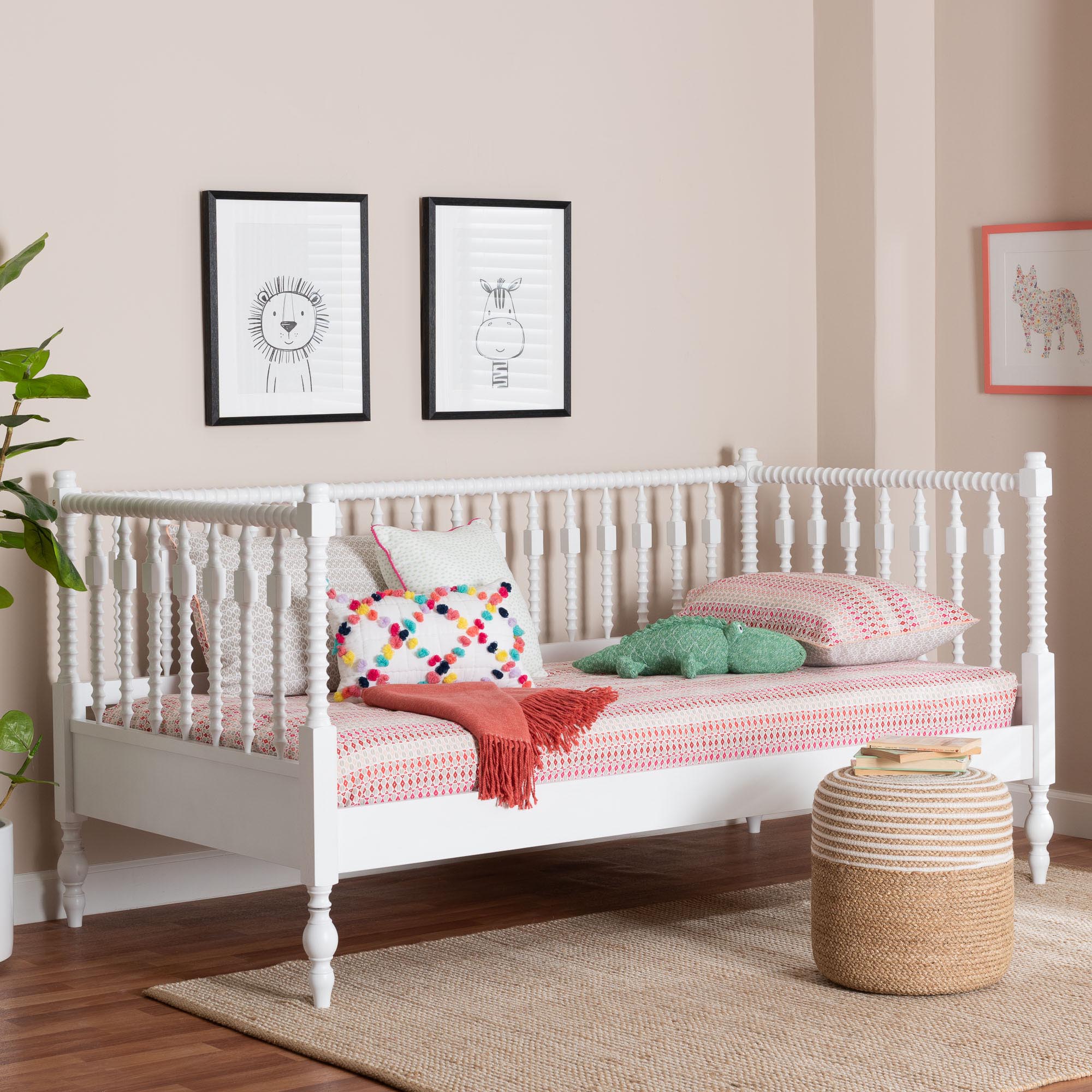 Baxton Studio Callison Spindle Daybed - Turned Farmhouse Sofa Bed with Spoked Frame Border for Living Room, Guest Room, or Kids Room, White, Twin