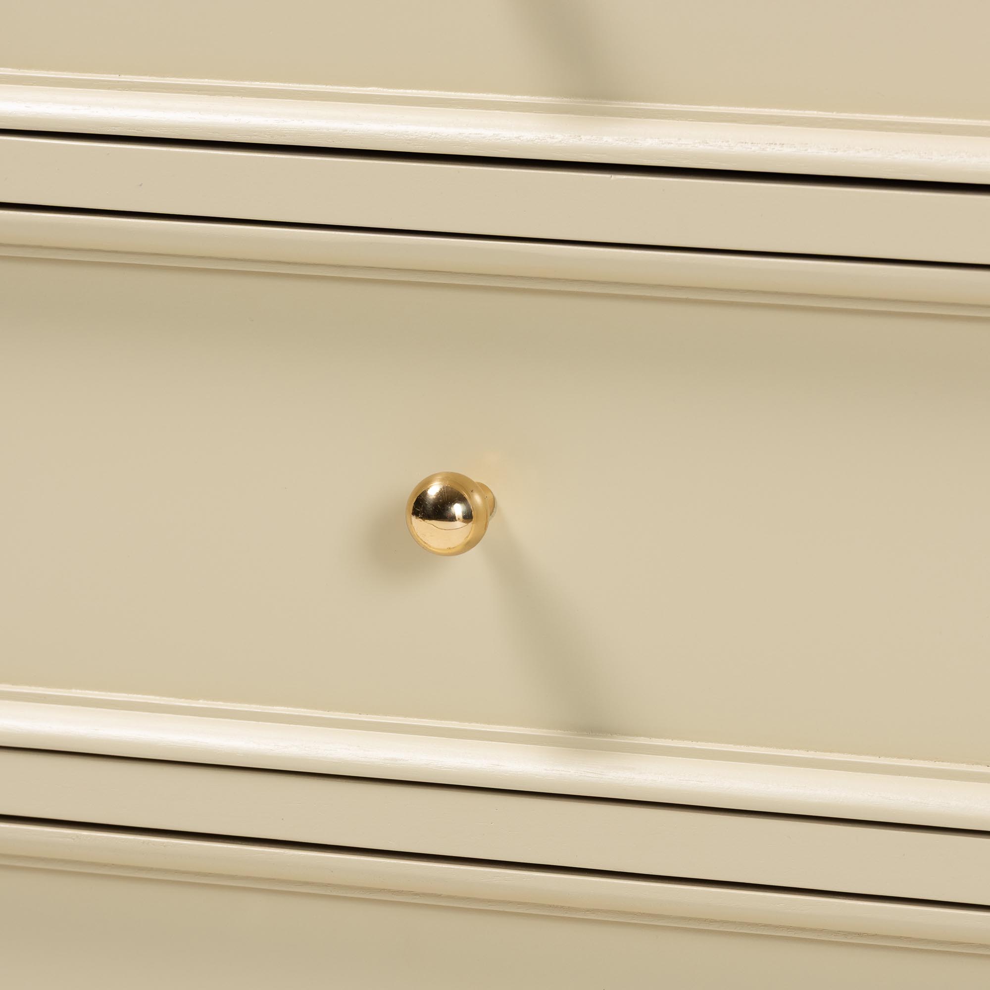 bali & pari Kyla Nightstand with Spindle Legs - 3-Drawer Bedside Table with Turned Detailing and Inset Paneling