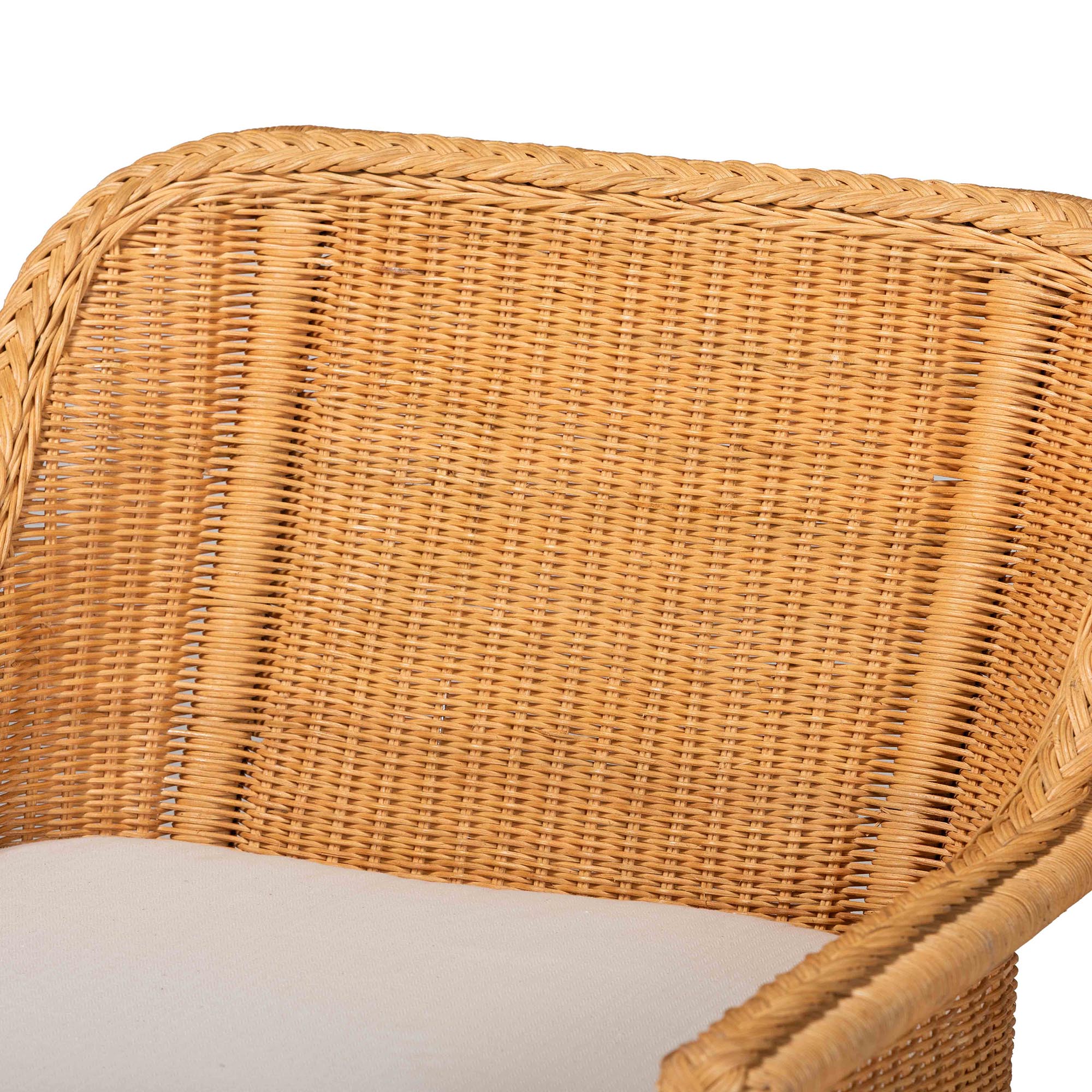 bali & pari Cesar Natural Rattan Chaise Lounge Chair with Cushion - Handwoven Wicker Accent Lounger with Rounded Backrest and Arms for Living Room, Bedroom or Sunroom
