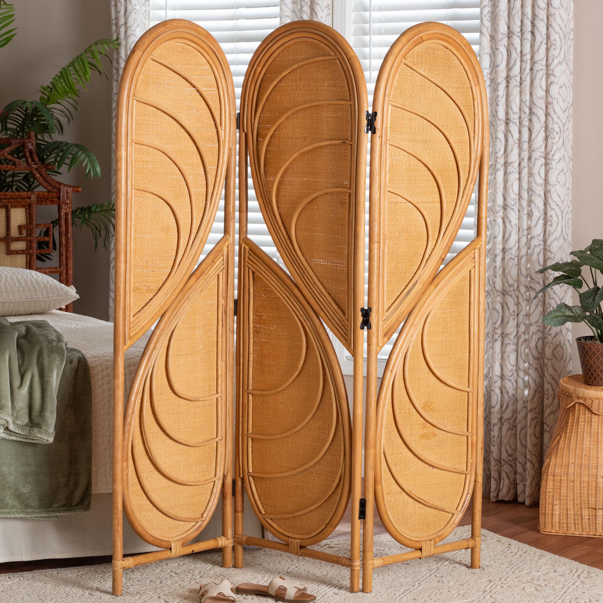 bali & pari Kiyoko Natural Rattan Room Divider - Handwoven Wicker Tri-Fold Decorative Privacy Screen with Woven Leaf Motif