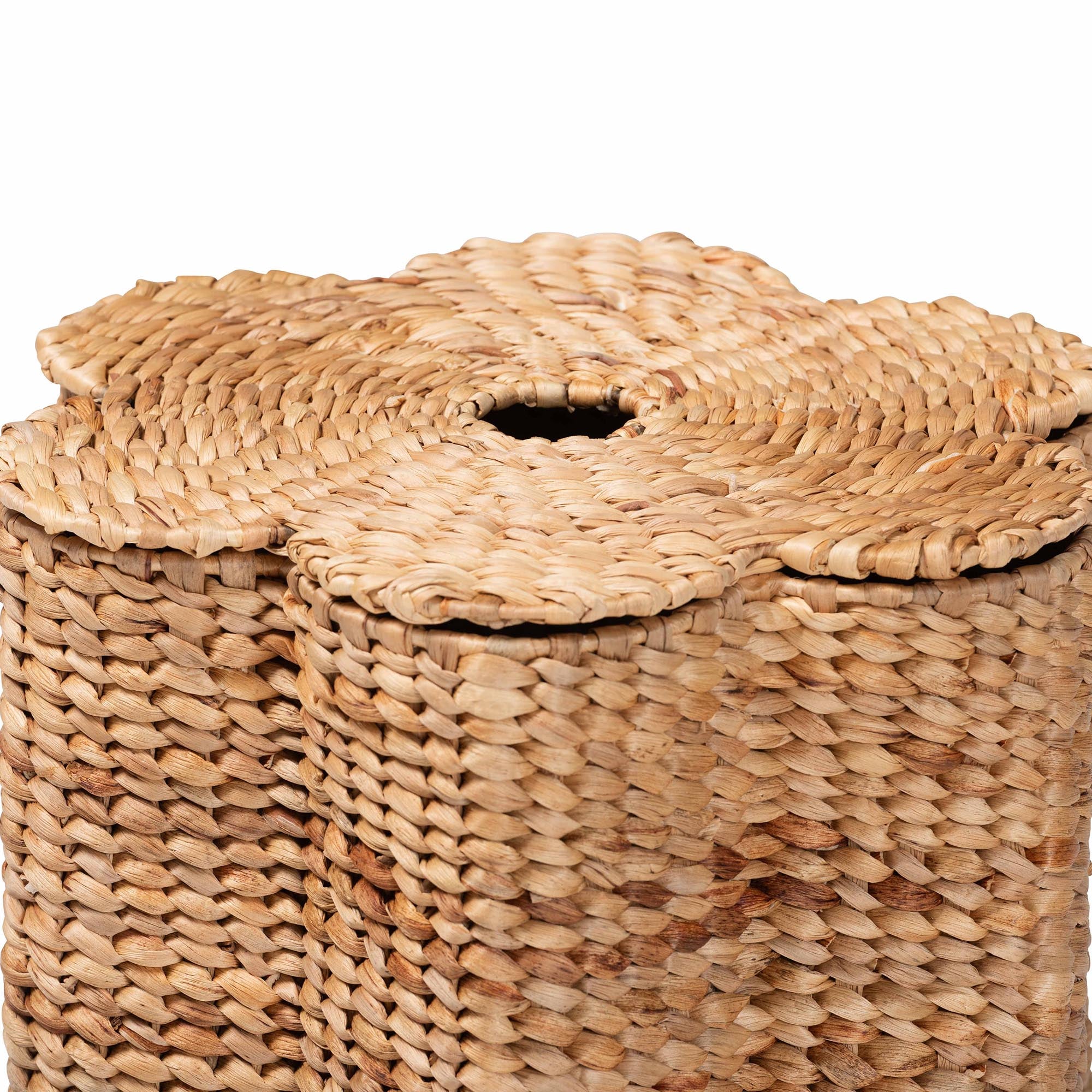 bali & pari Della Woven Seagrass Laundry Hamper - Handwoven Wicker Storage Basket with Scalloped Frame for Laundry Room or Bedroom