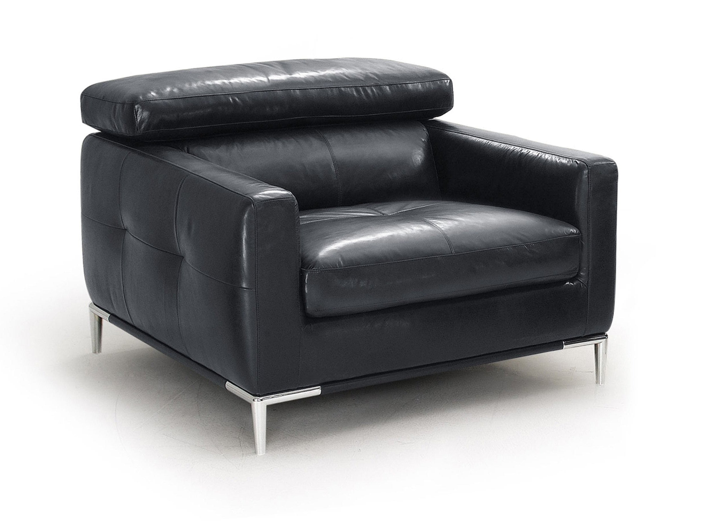 39" Black And Silver Genuine Leather Tufted Lounge Chair