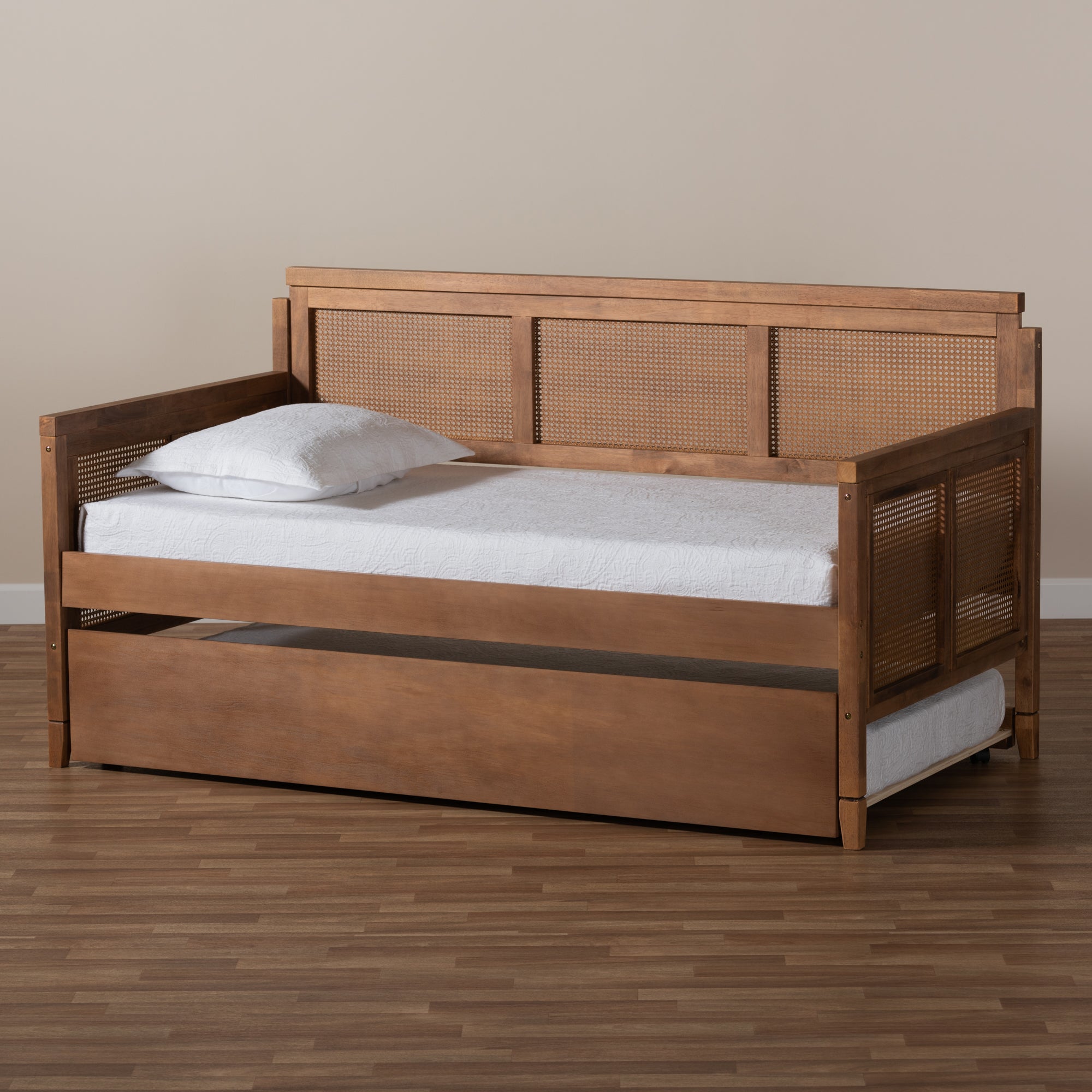Baxton Studio Toveli Vintage French Inspired Ash Wanut Finished Wood and Synthetic Rattan Daybed with Trundle