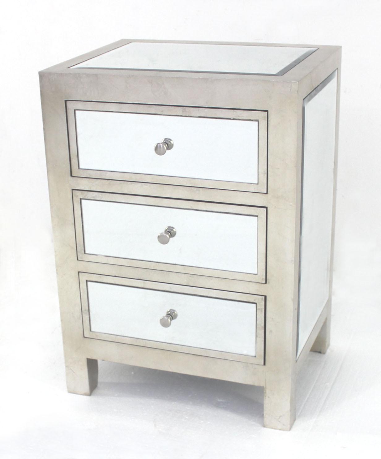 16 x 20.25 x 28.5 Silver 3 Drawer Modern Mirrored - End Table