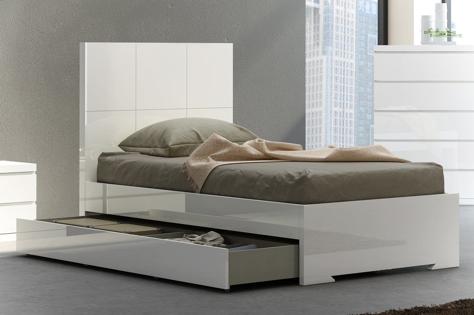 42 X 79 X 48 Gloss White Stainless Steel Twin Bed