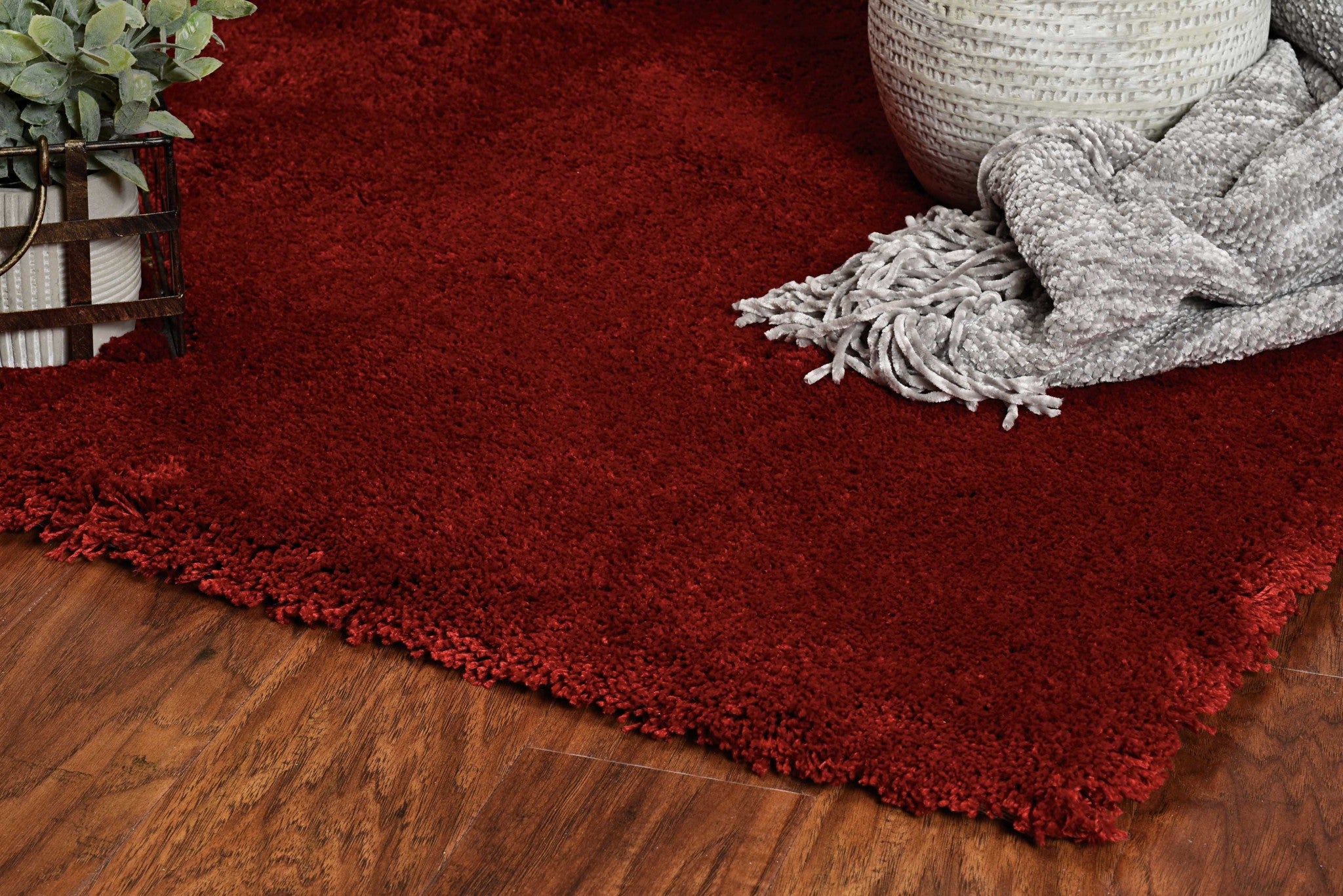 9' x 13' Polyester Red Area Rug