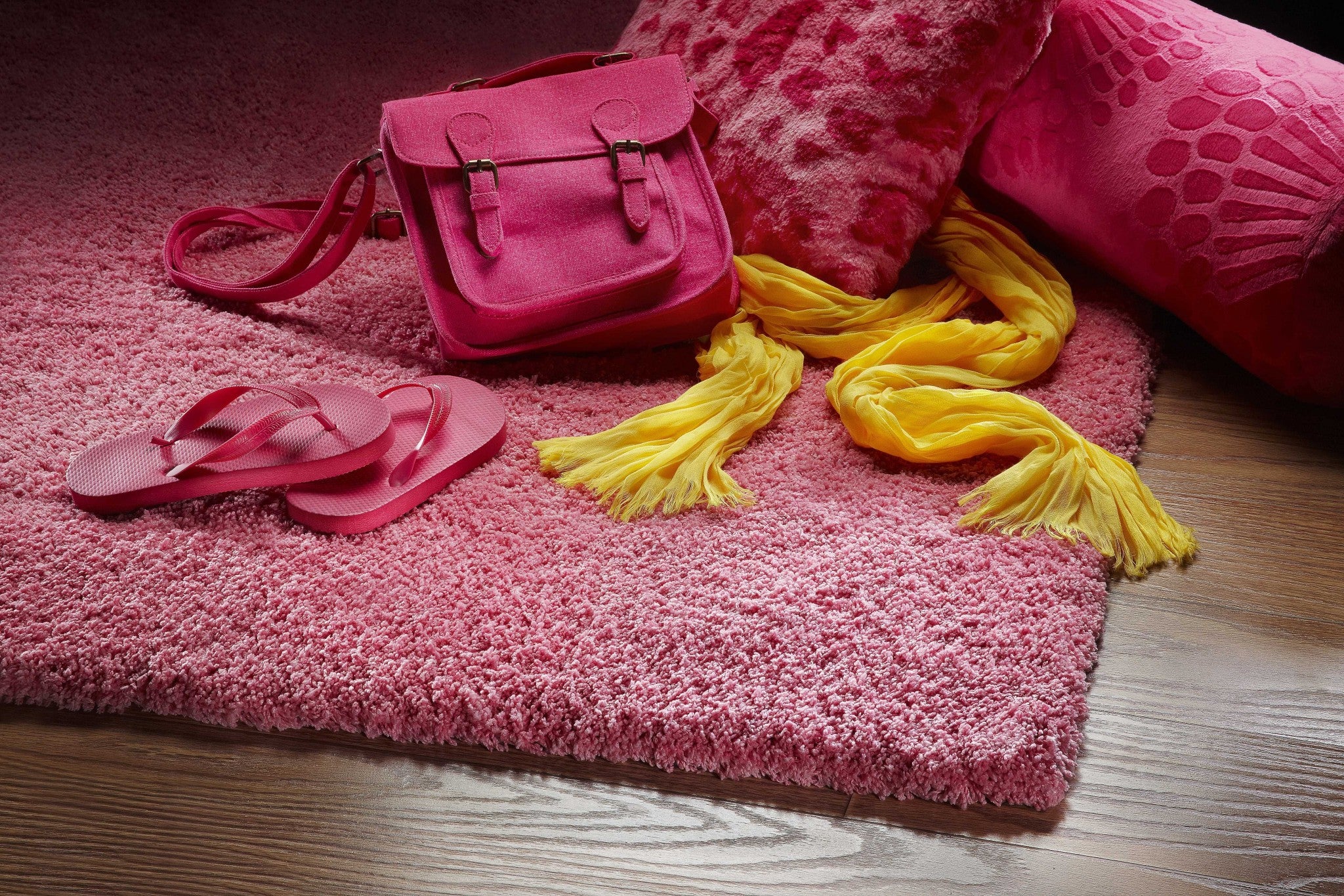 5'x7' Hot Pink Indoor Shag Rug