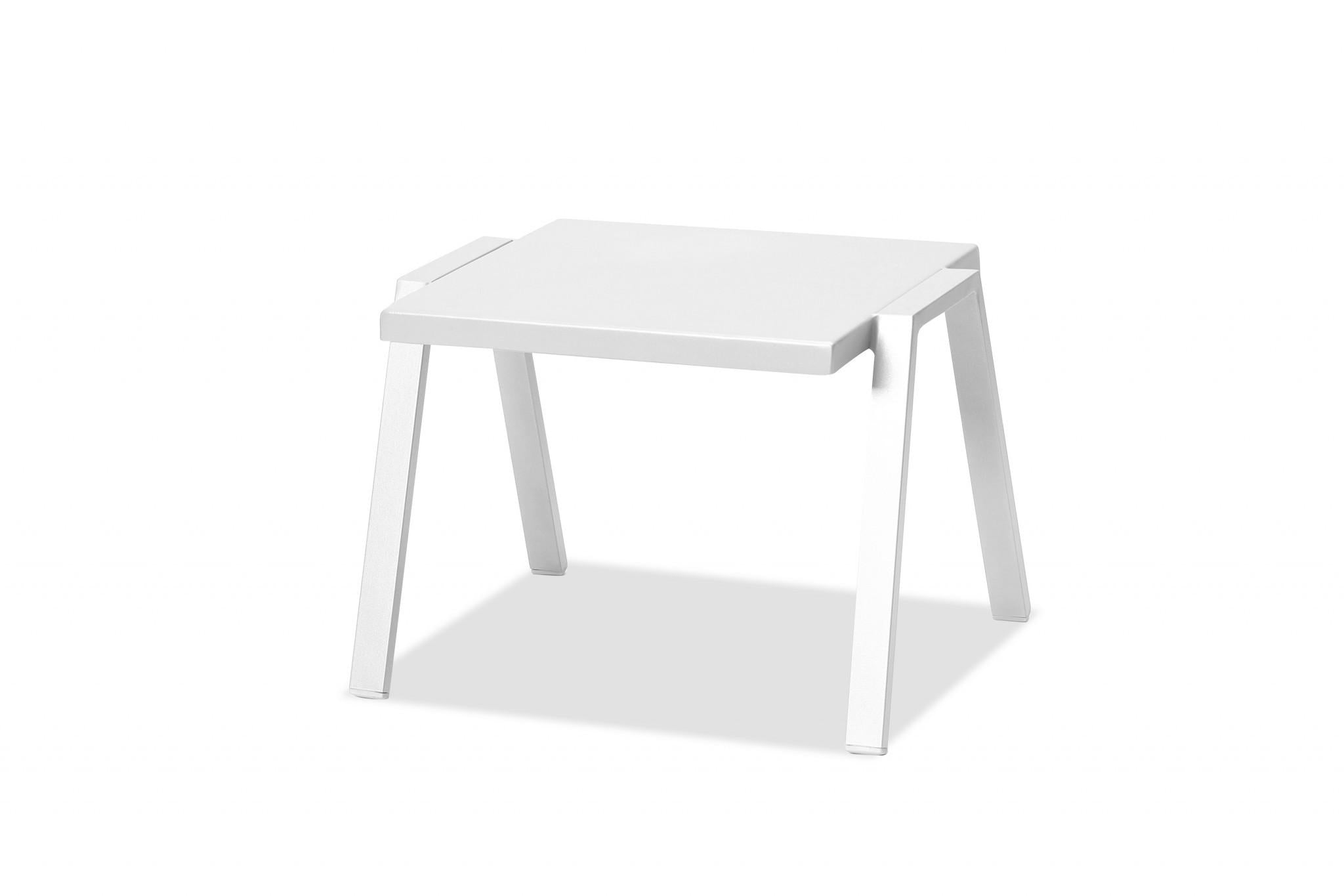 22 X 18 X 16 White Aluminum Side Table