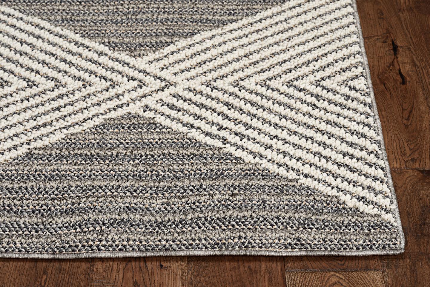5' x 8' Grey or  Ivory Geometric Diamond Area Rug