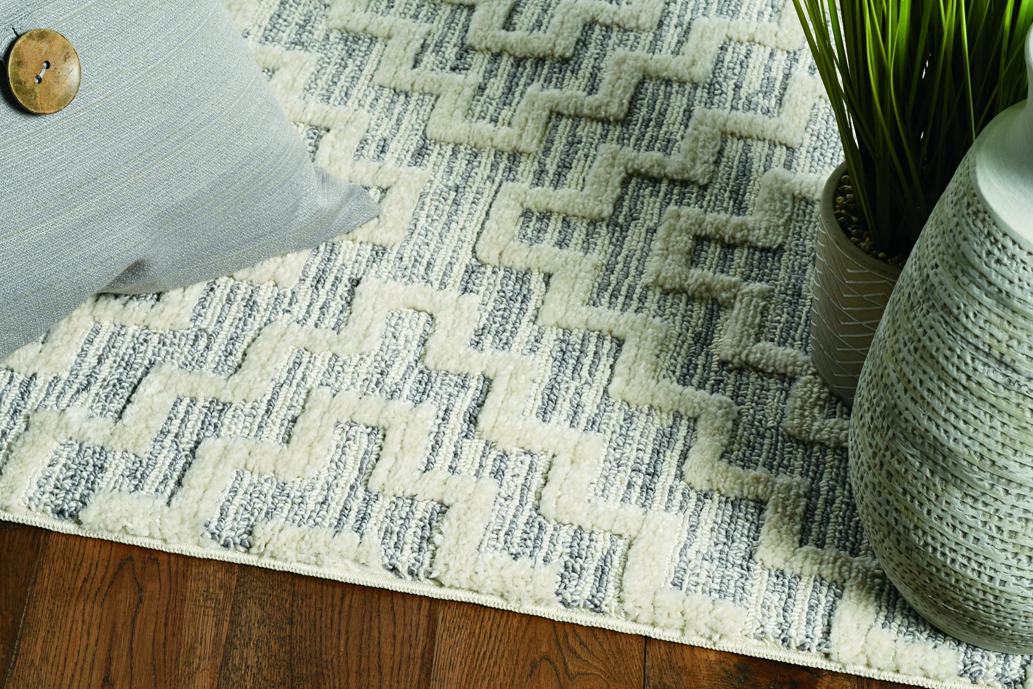 105 X 156 Ivory  Grey Polyester Rug