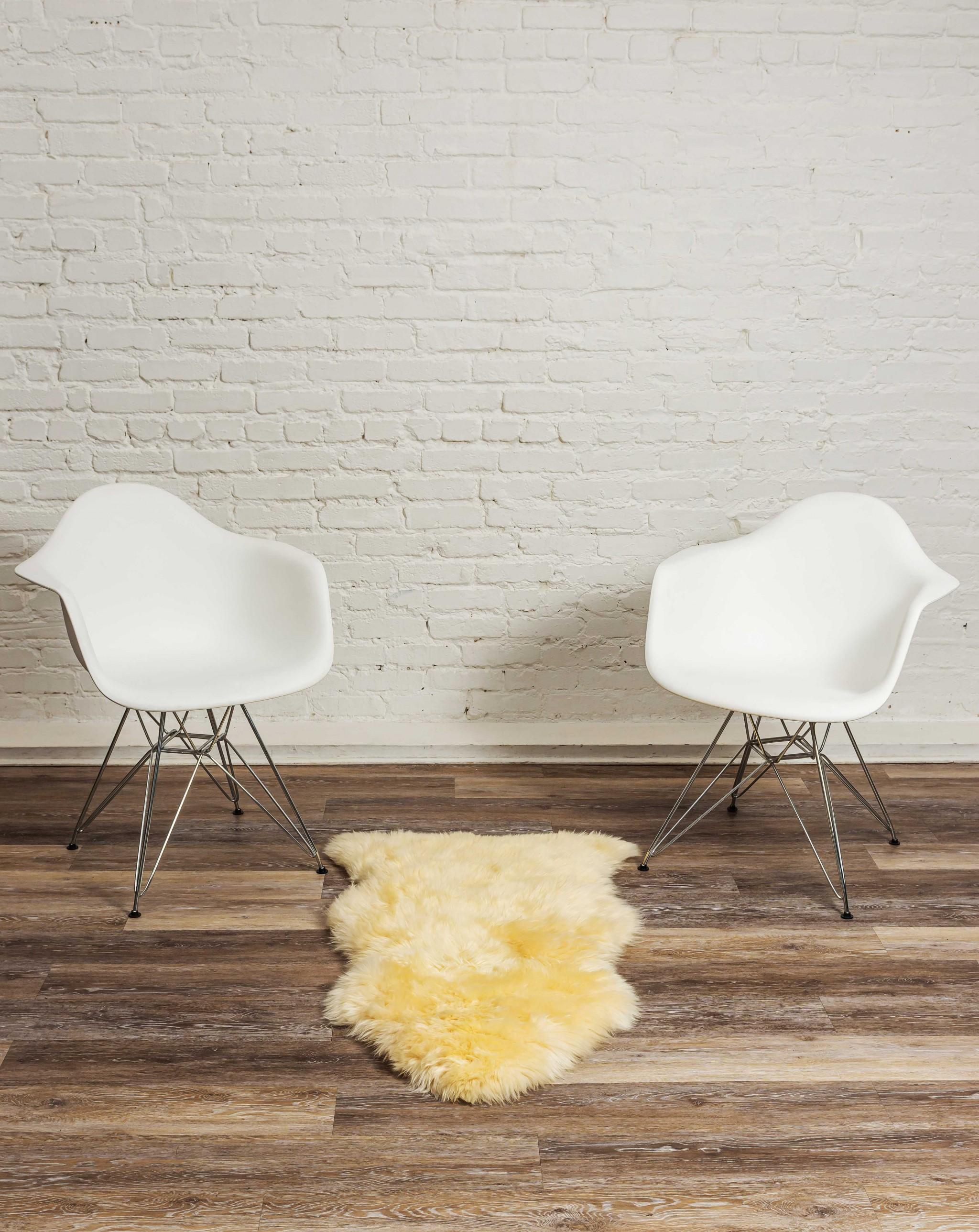 2' x 3' Cream New Zealand Natural Sheepskin Rug