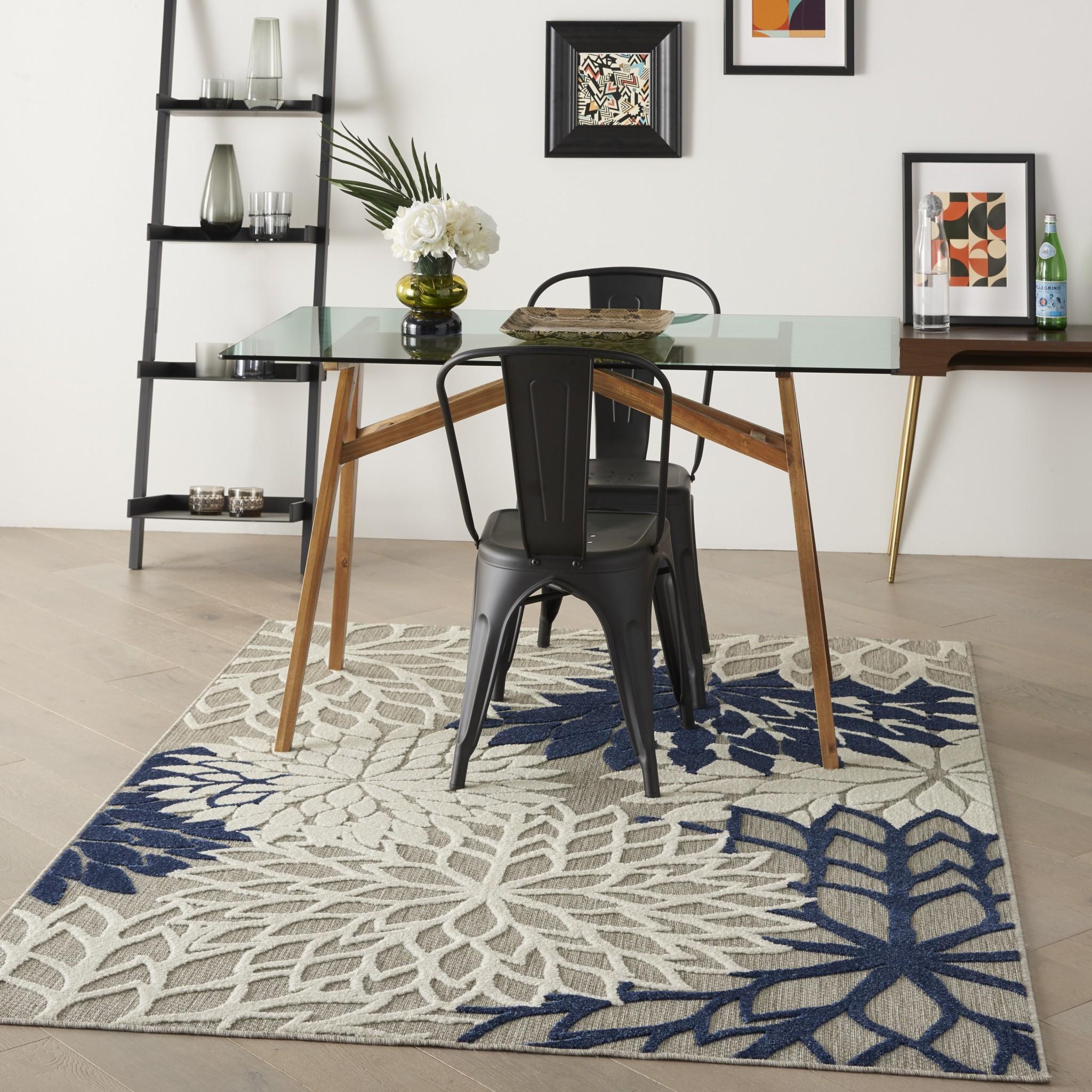 5’ x 8’ Ivory and Navy Indoor Outdoor Area Rug