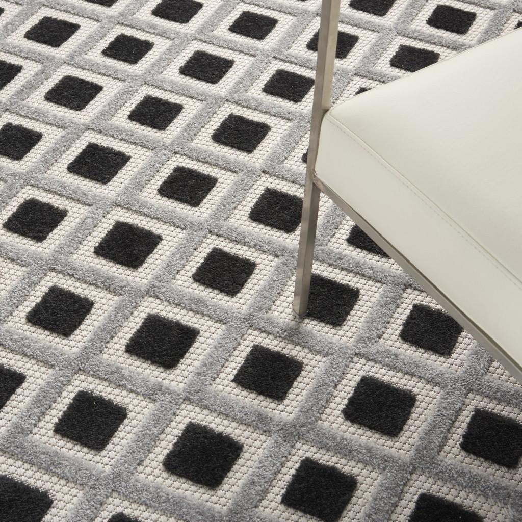 4’ x 6’ Black White Gray Indoor Outdoor Area Rug