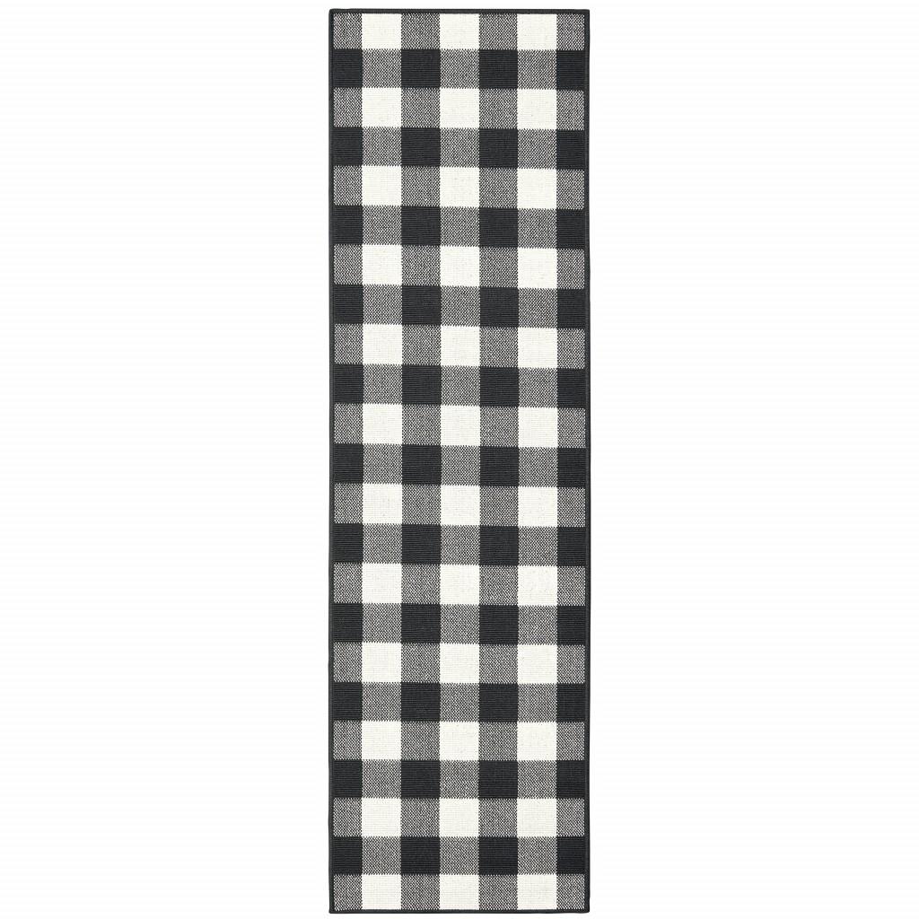 2’x8’ Black and Ivory Gingham Indoor Outdoor Runner Rug