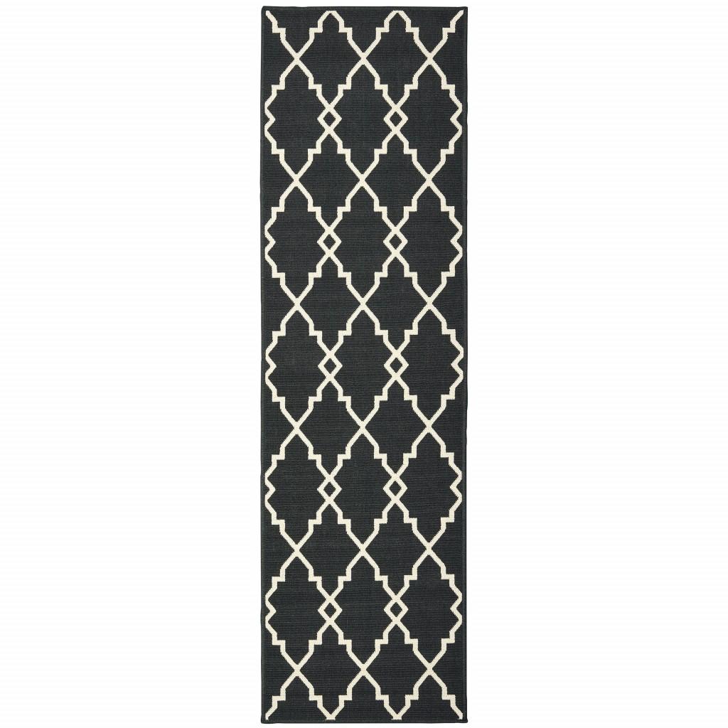 2’x8’ Black and Ivory Trellis Indoor Outdoor Runner Rug