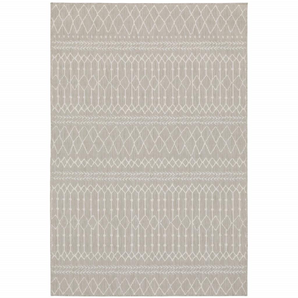 7’x9’ Gray and Ivory Geometric Indoor Outdoor Area Rug