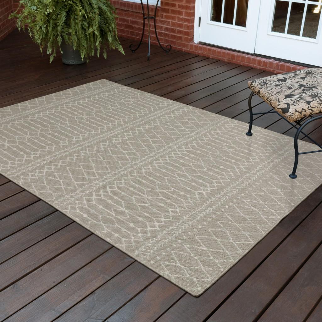 10’x13’ Gray and Ivory Geometric Indoor Outdoor Area Rug