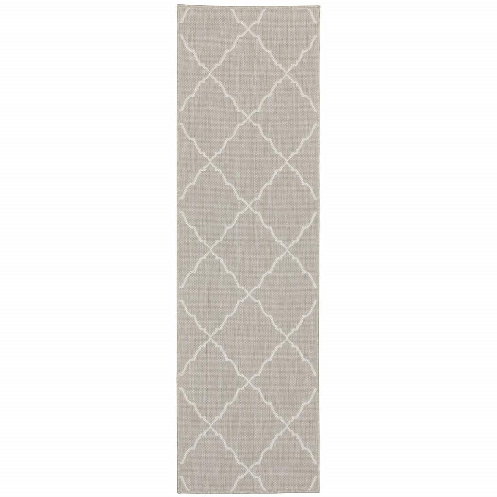 2’x7’ Gray and Ivory Trellis Indoor Outdoor Runner Rug