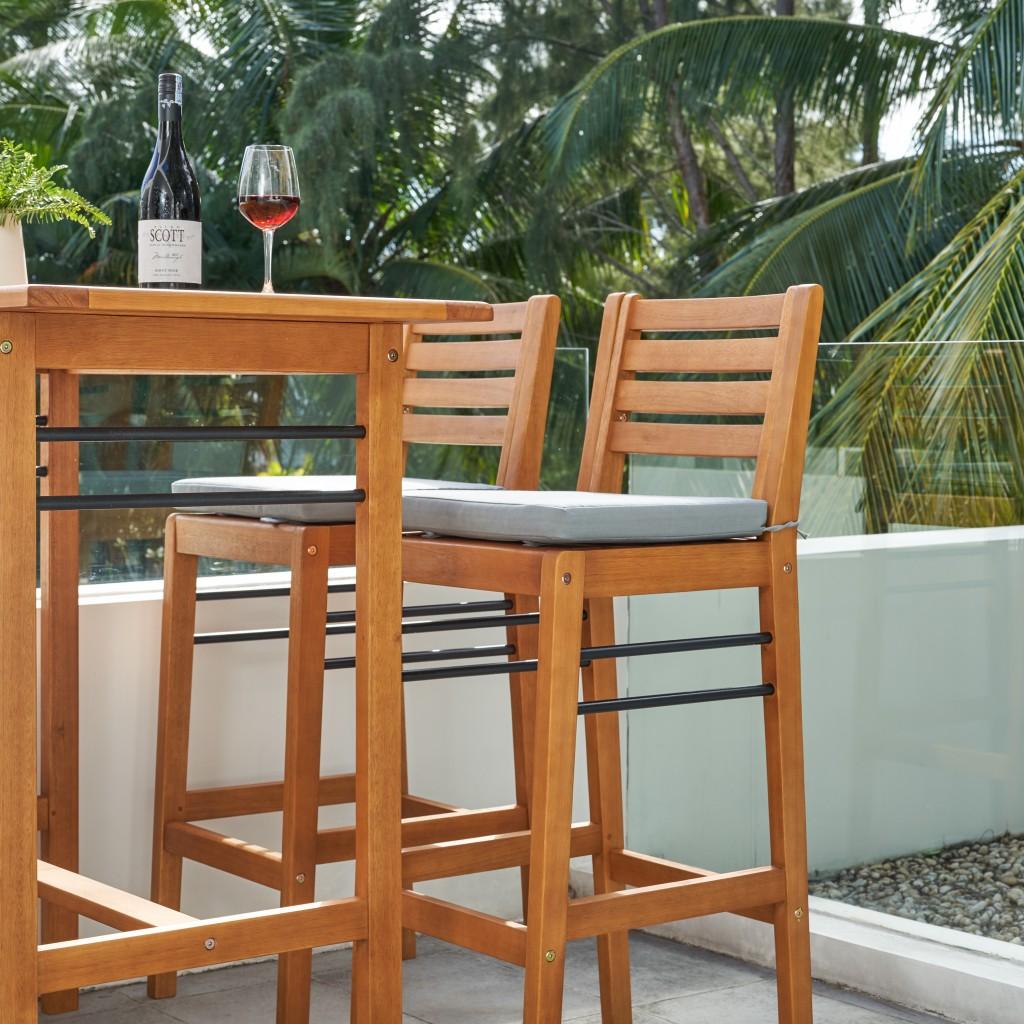 Light Wood Bar Chair with Metal Supports