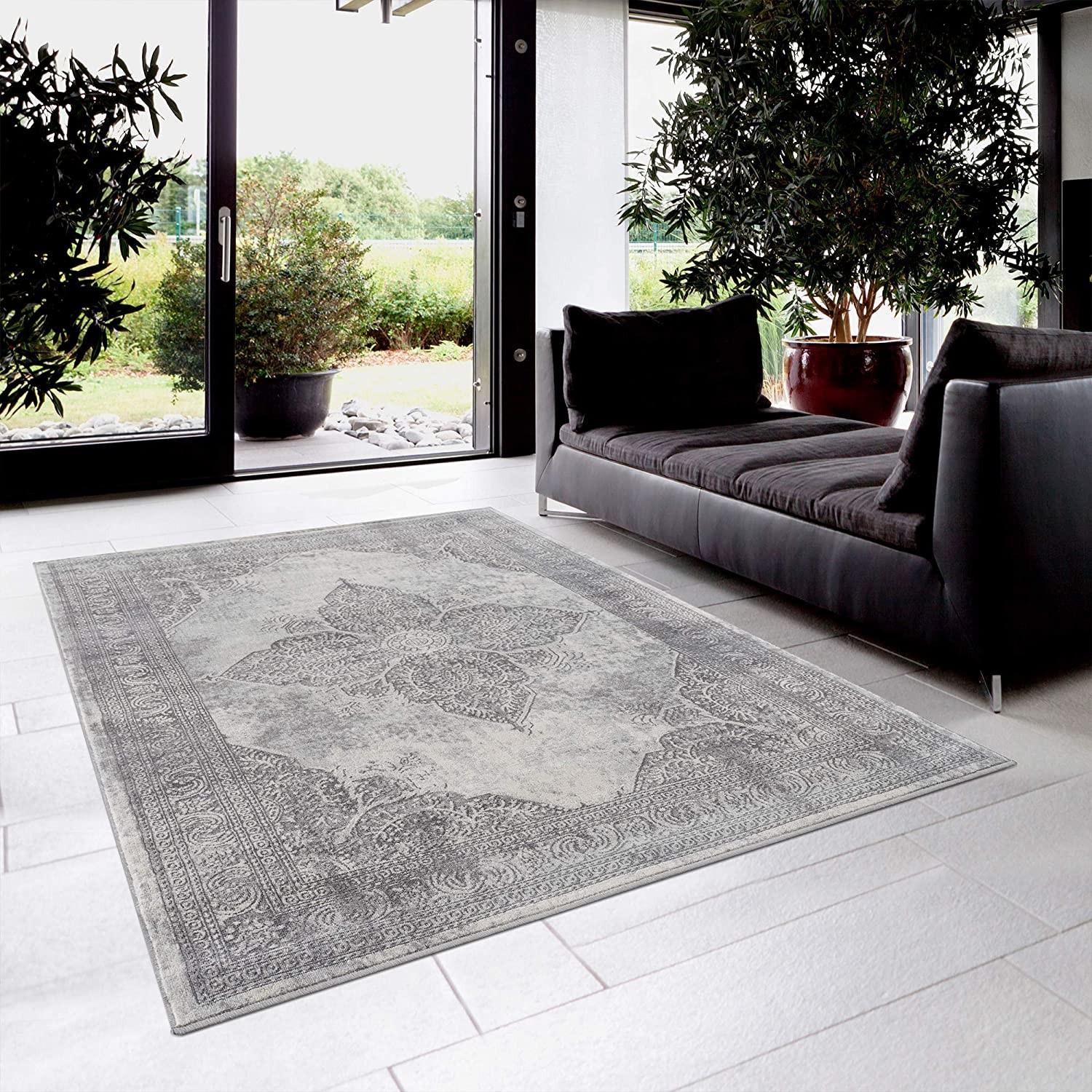 8’ x 11’ Gray Distressed Medallion Area Rug