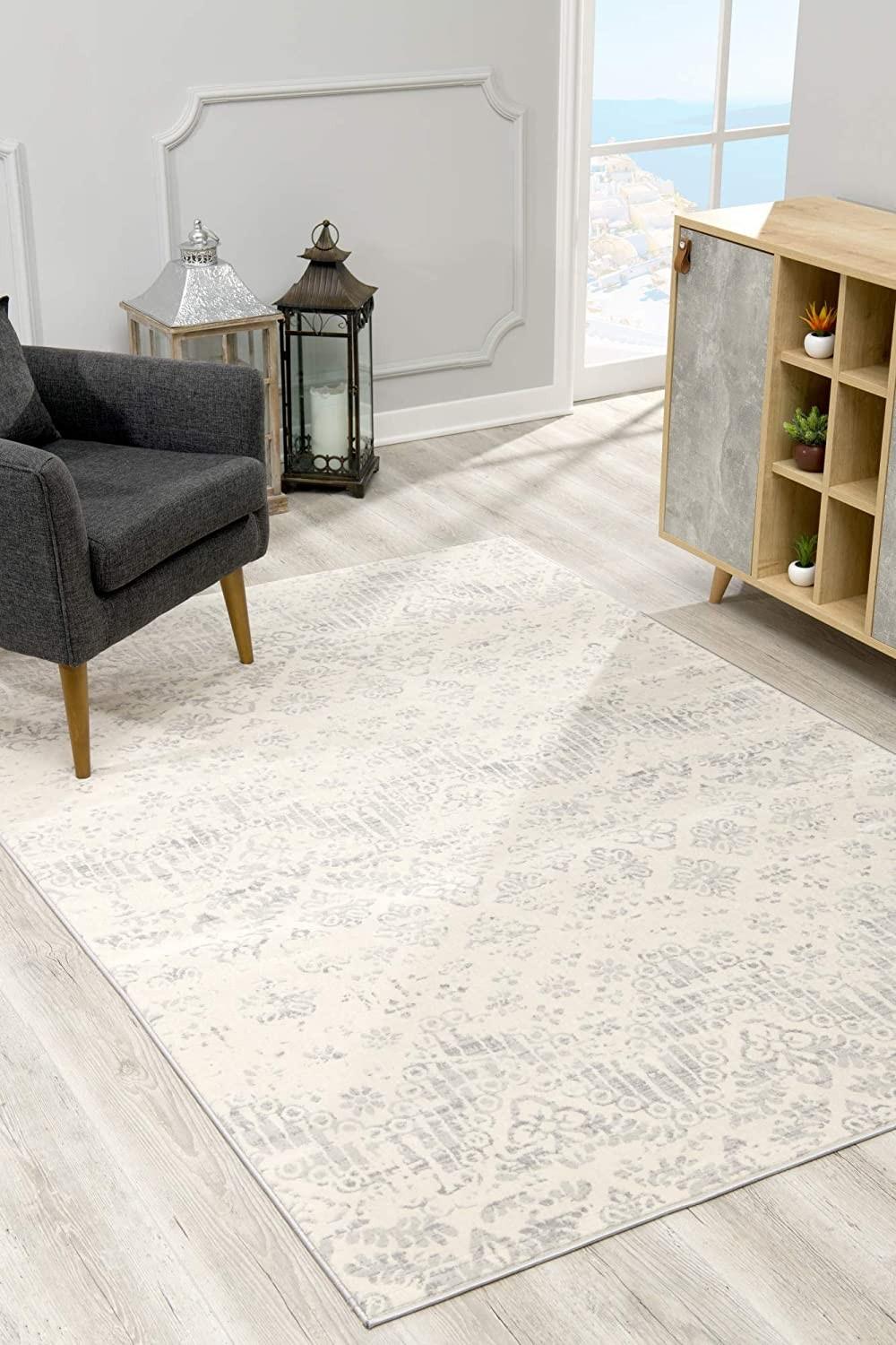 2’ x 3’ Ivory Distressed Ikat Pattern Scatter Rug