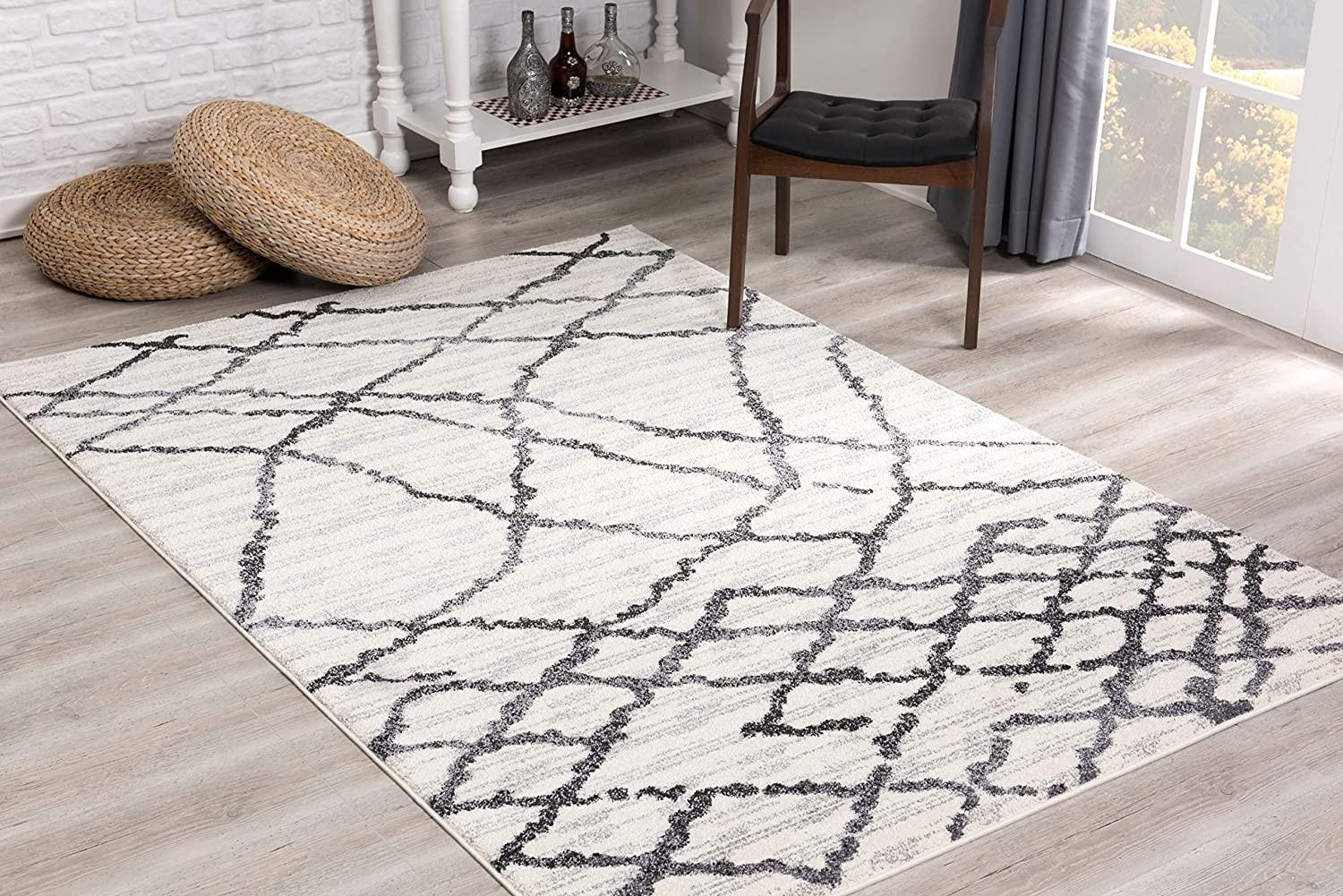 8’ x 11’ Gray and Black Modern Abstract Area Rug