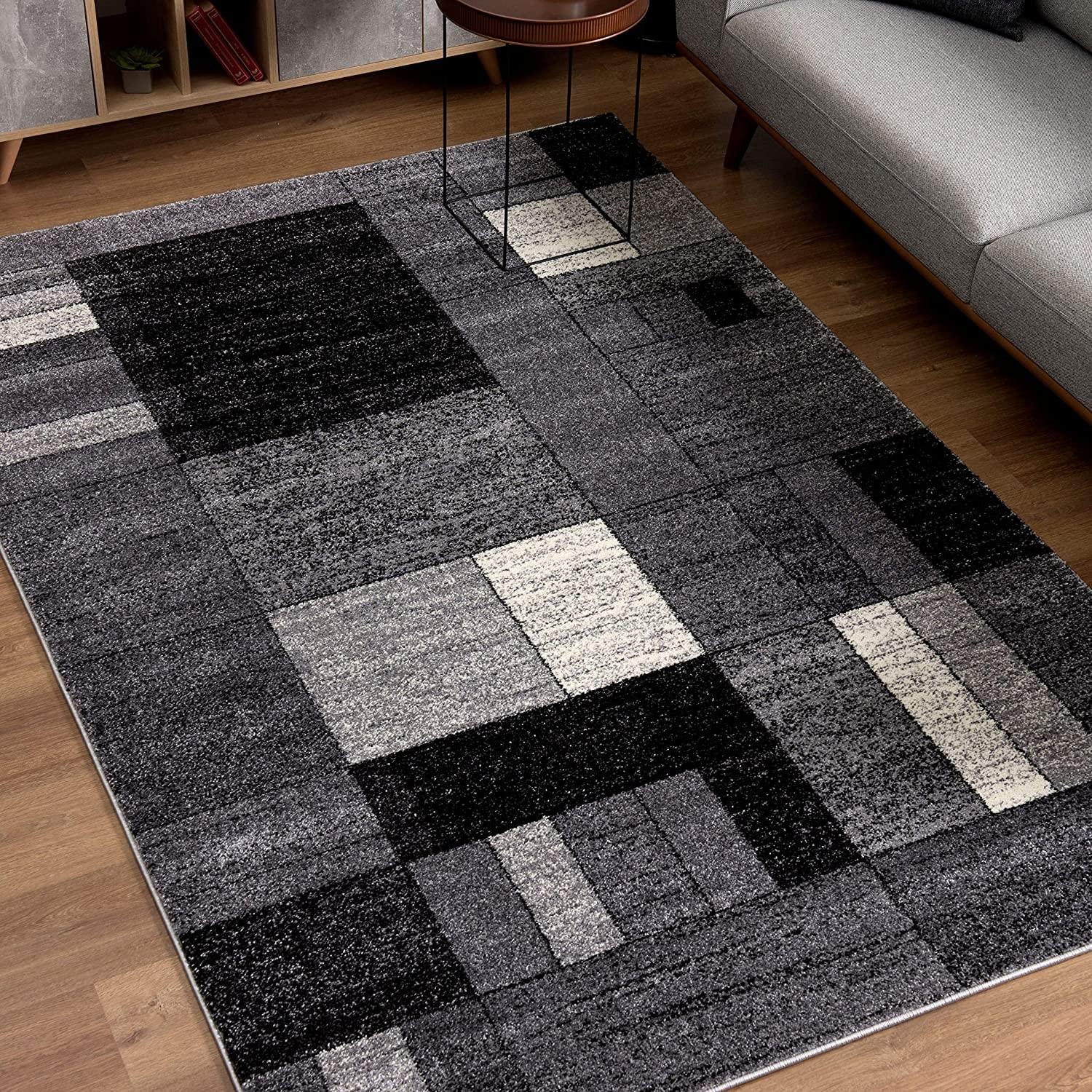 4’ x 6’ Gray Distressed Geometric Area Rug Default Title