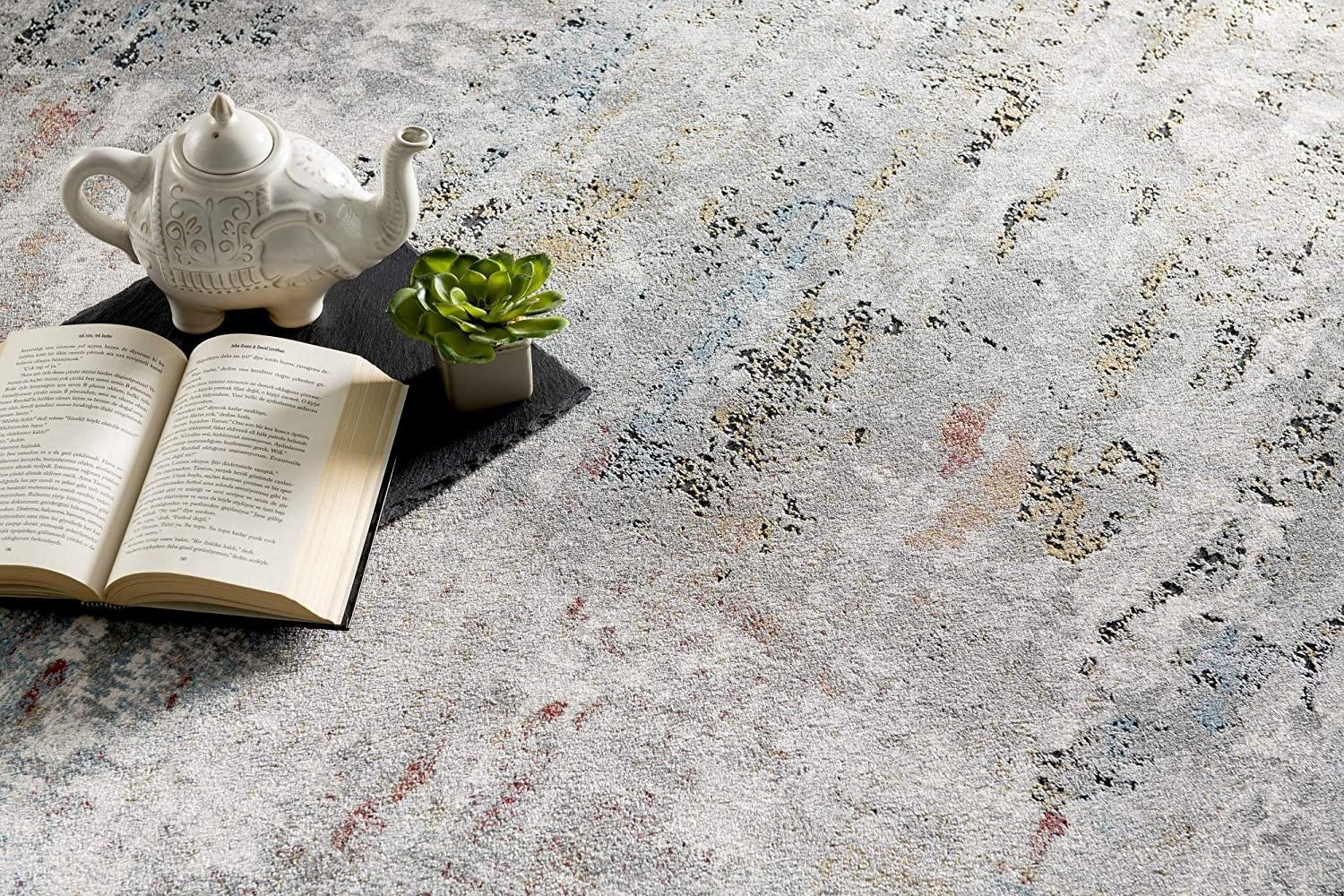 5’ x 8’ Gray Abstract Pattern Area Rug