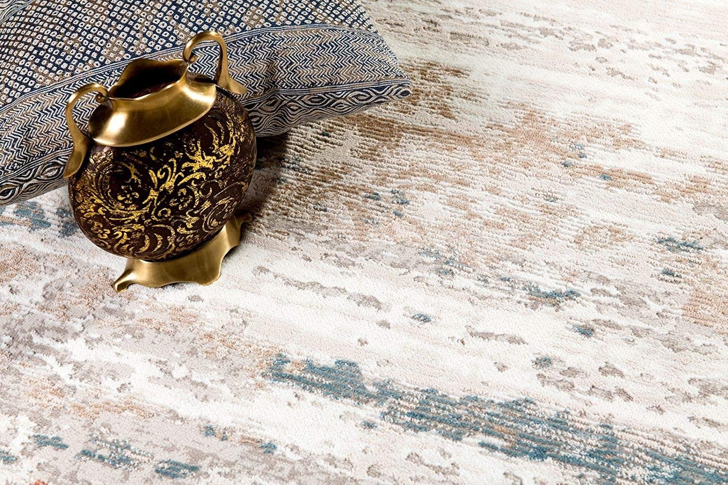 5’ x 8’ Gray and Ivory Abstract Stria Area Rug