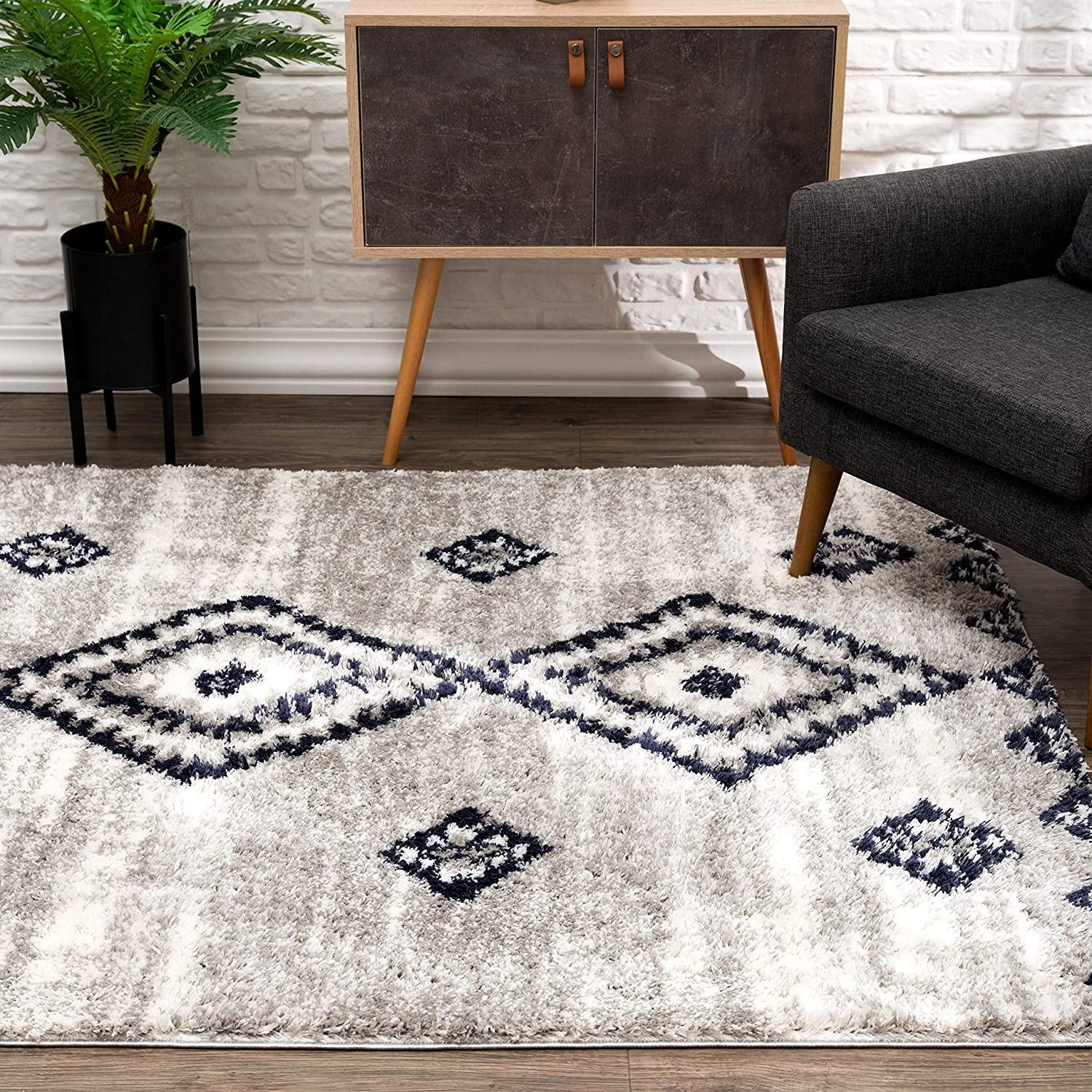 7’ x 9’ Gray and Navy Boho Chic Area Rug