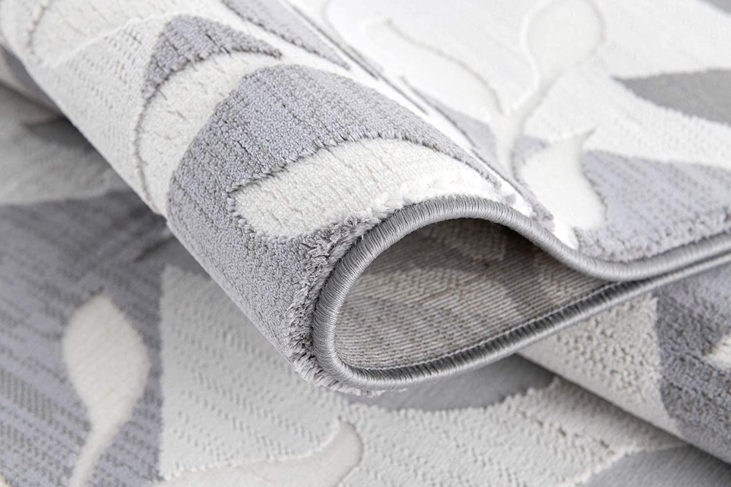 5’ x 8’ Gray Diamond and Vines Area Rug