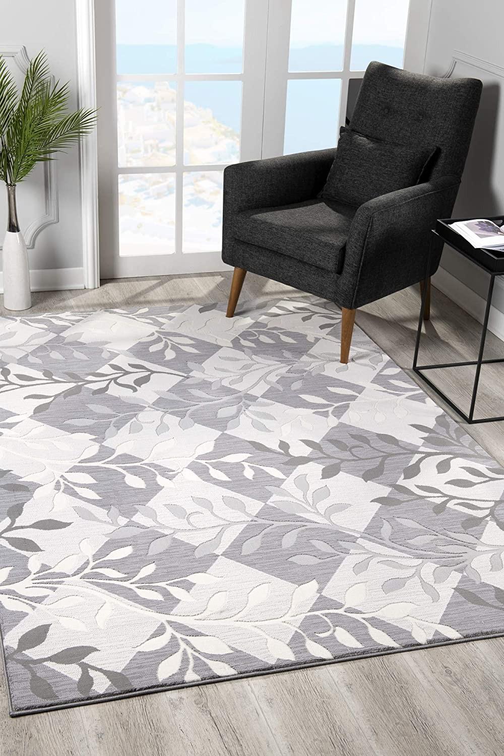 8’ x 11’ Gray Diamond and Vines Area Rug