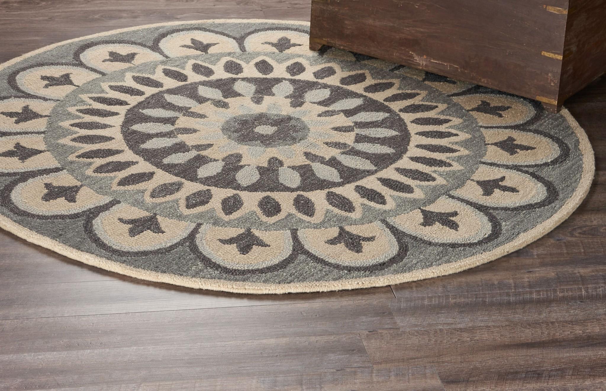 6’ Round Gray Floral Bloom Area Rug