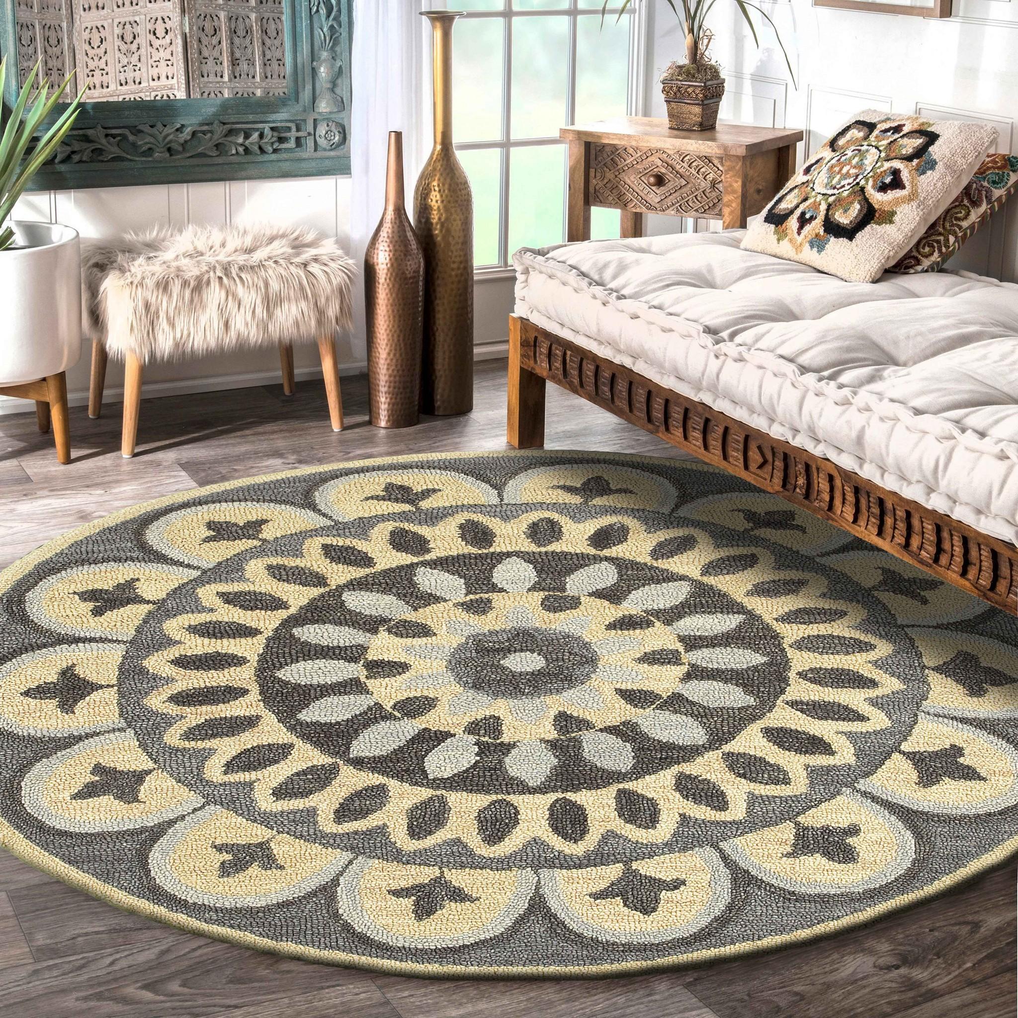 6’ Round Gray Floral Bloom Area Rug