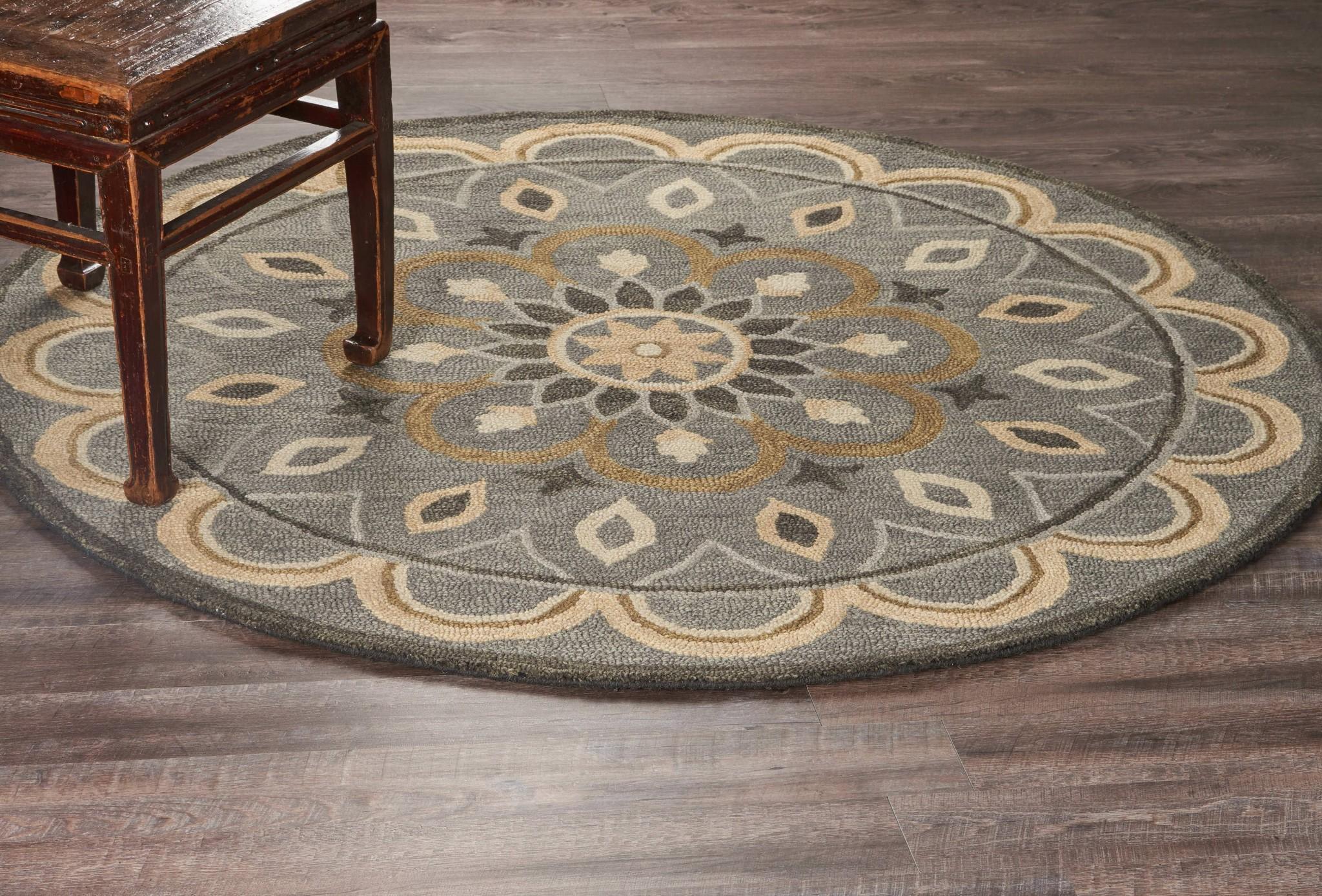 6’ Round Gray and Beige Medallion Area Rug