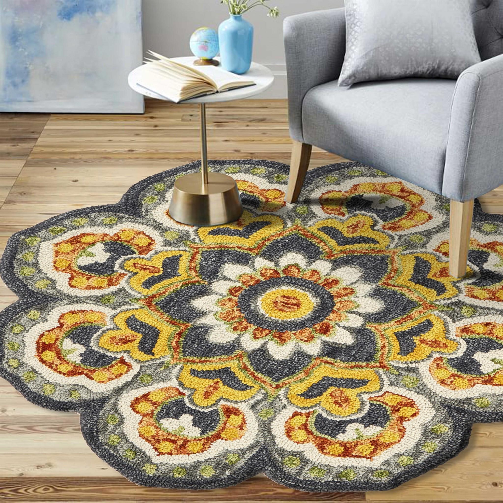 4’ Round Gray and Gold Floret Area Rug